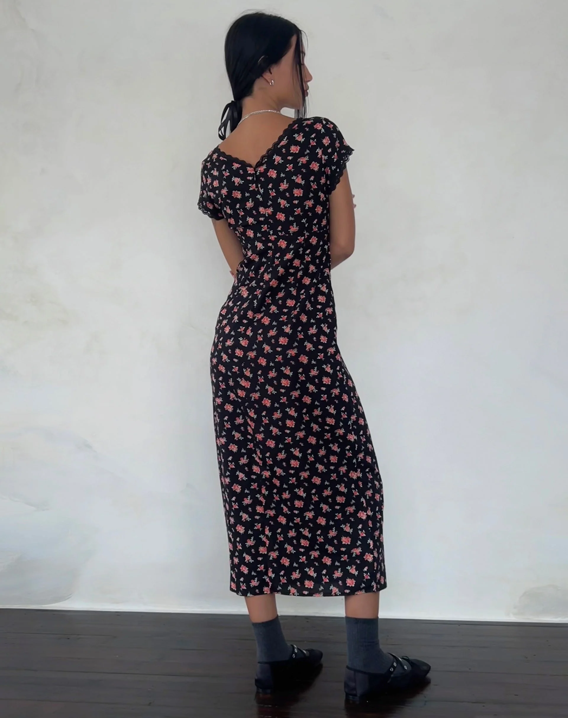 Bahata Midi Dress in Flowing Rose Black - Image 3