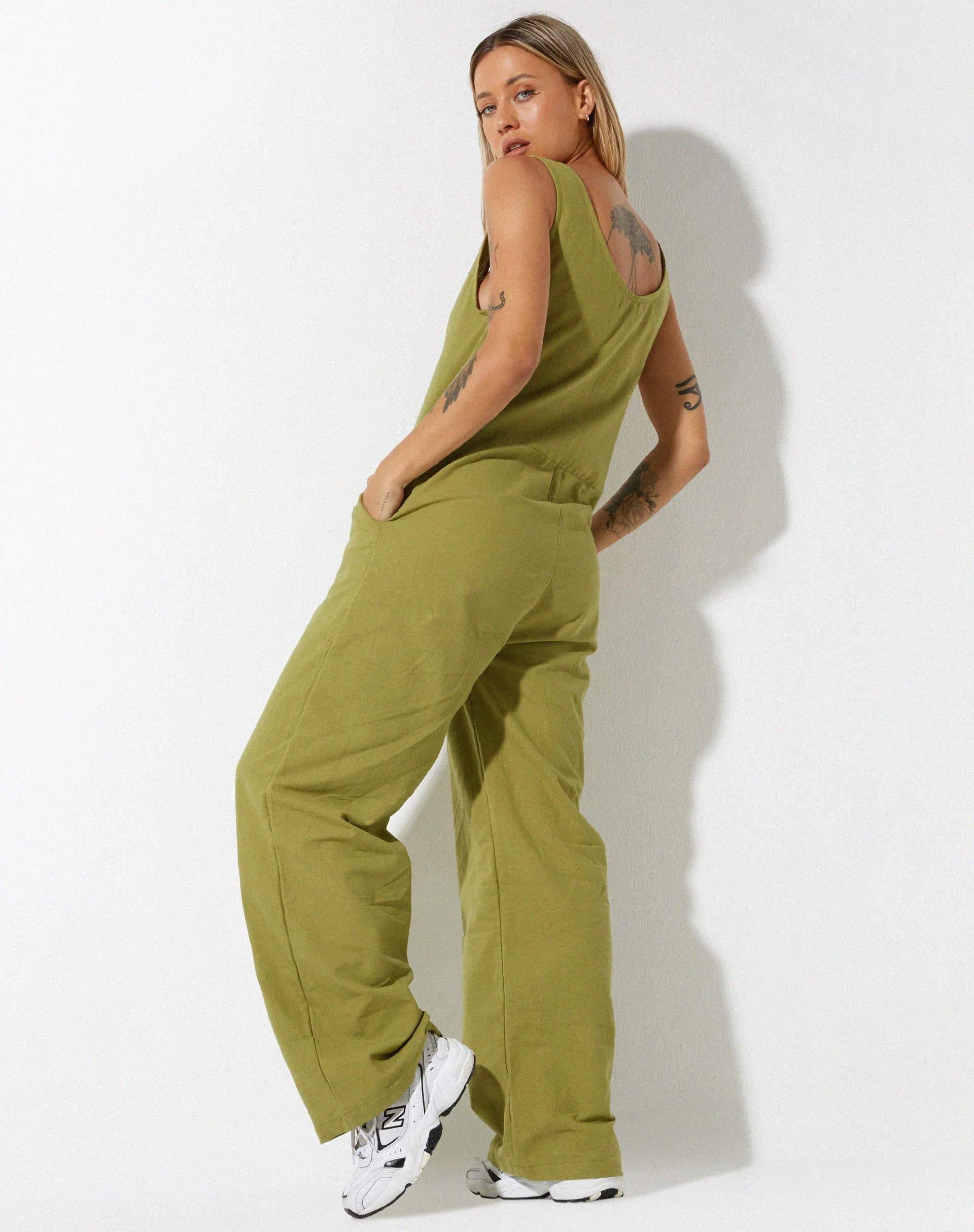 Beatrix Jumpsuit in Linen Rami Green - Image 2