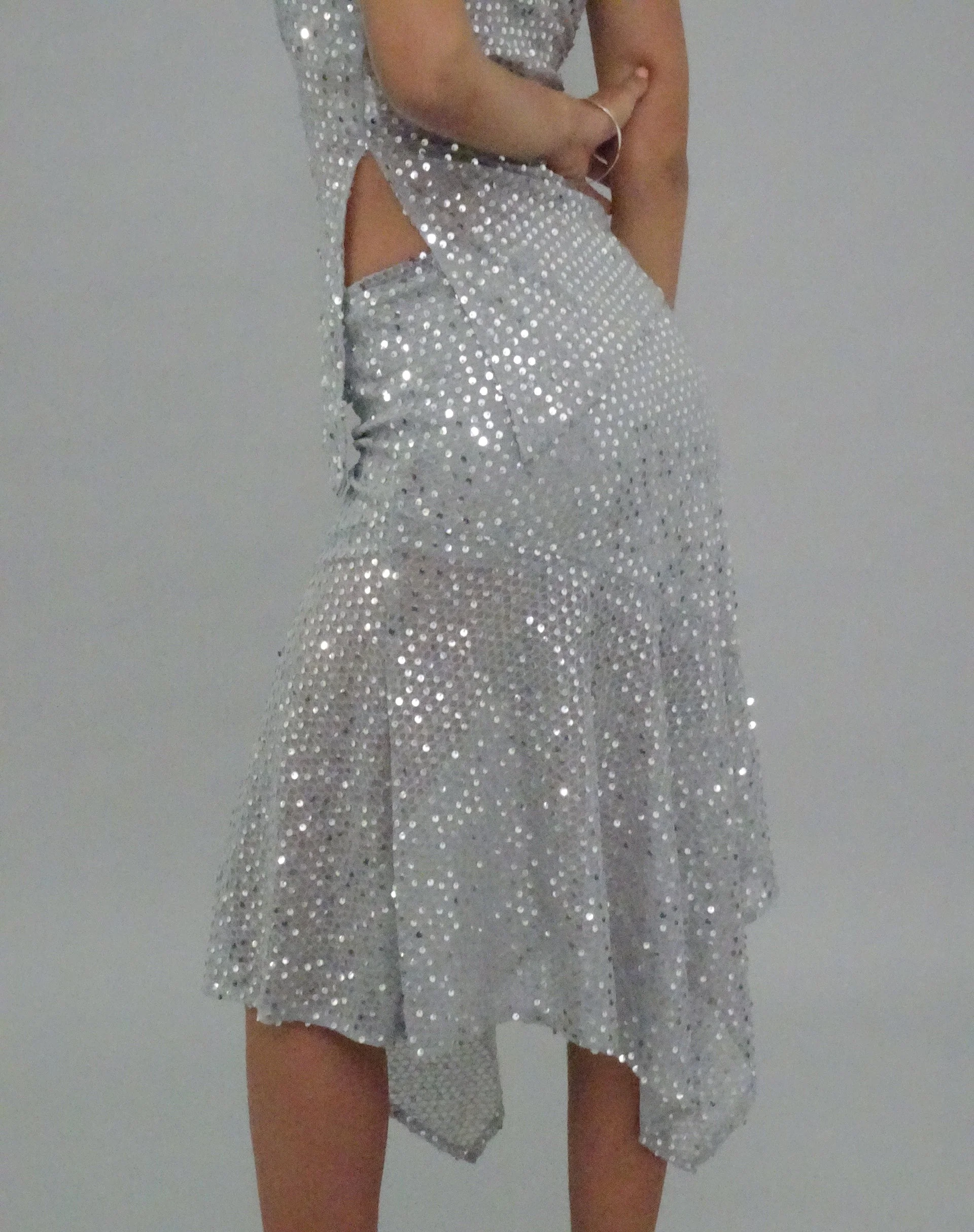 Carita Midi Skirt in Sequin Knit Silver - Image 3