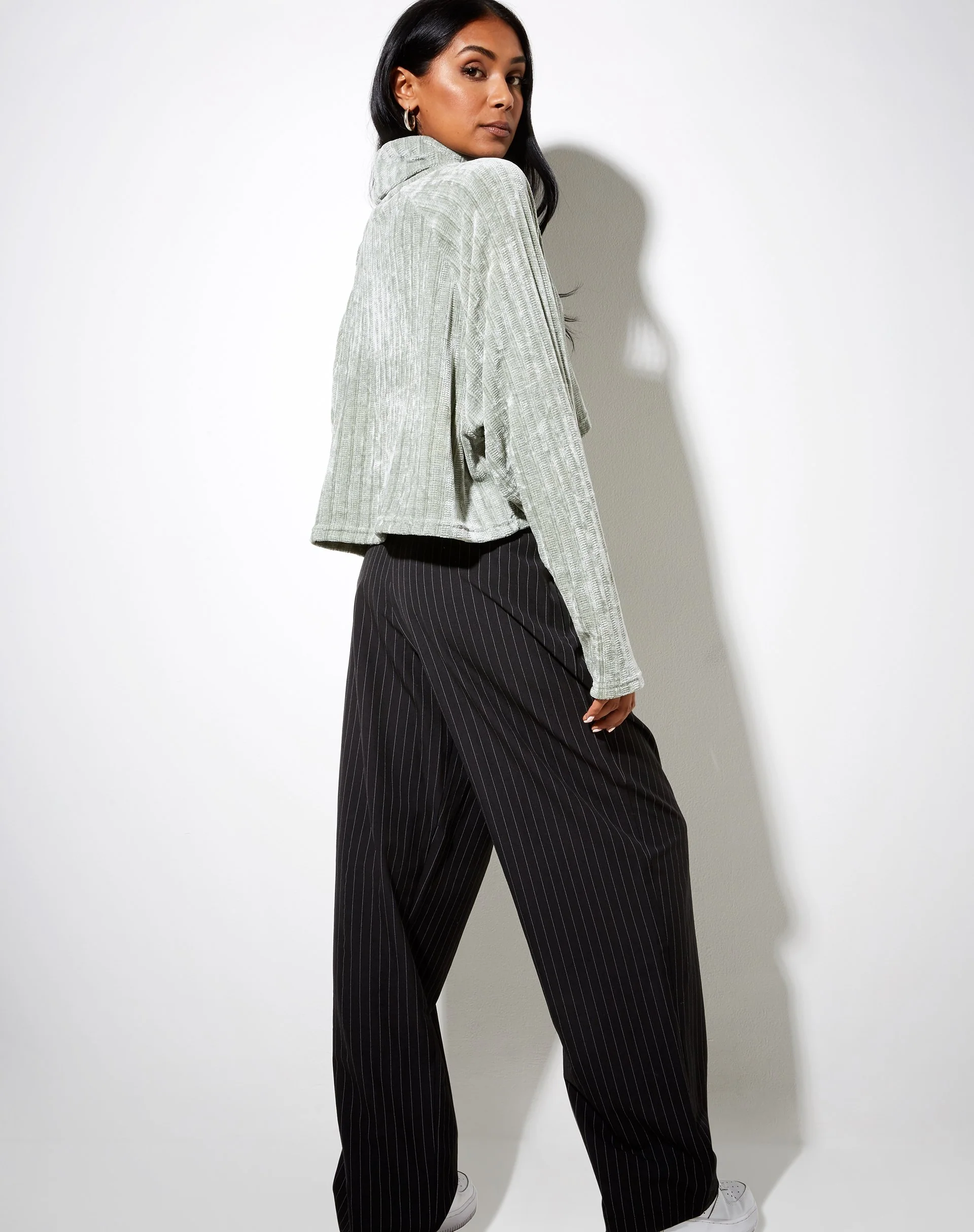 Evie Cropped Jumper in Chenille Sage - Image 4