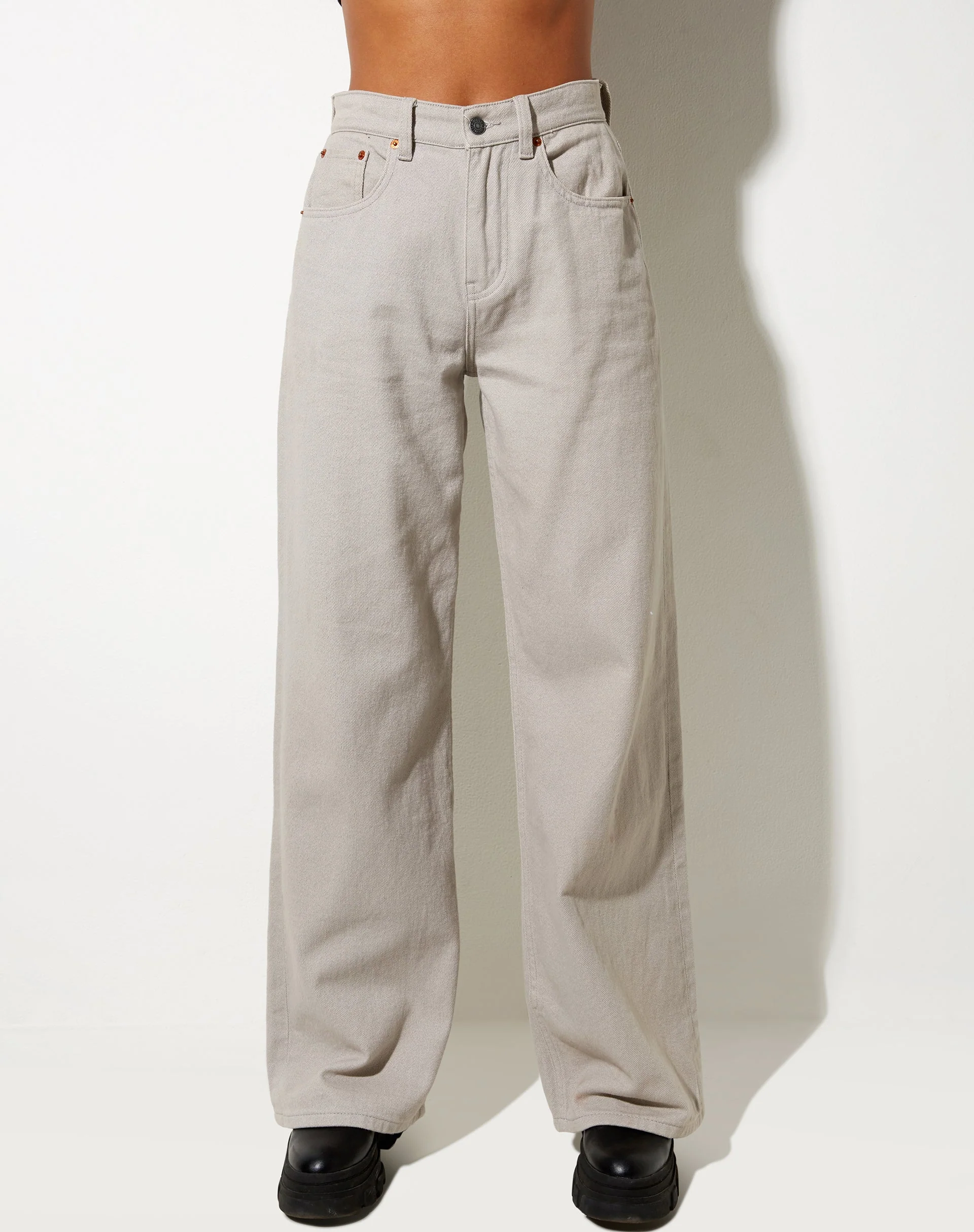 Extra Wide Jeans in Moonstruck - Image 4
