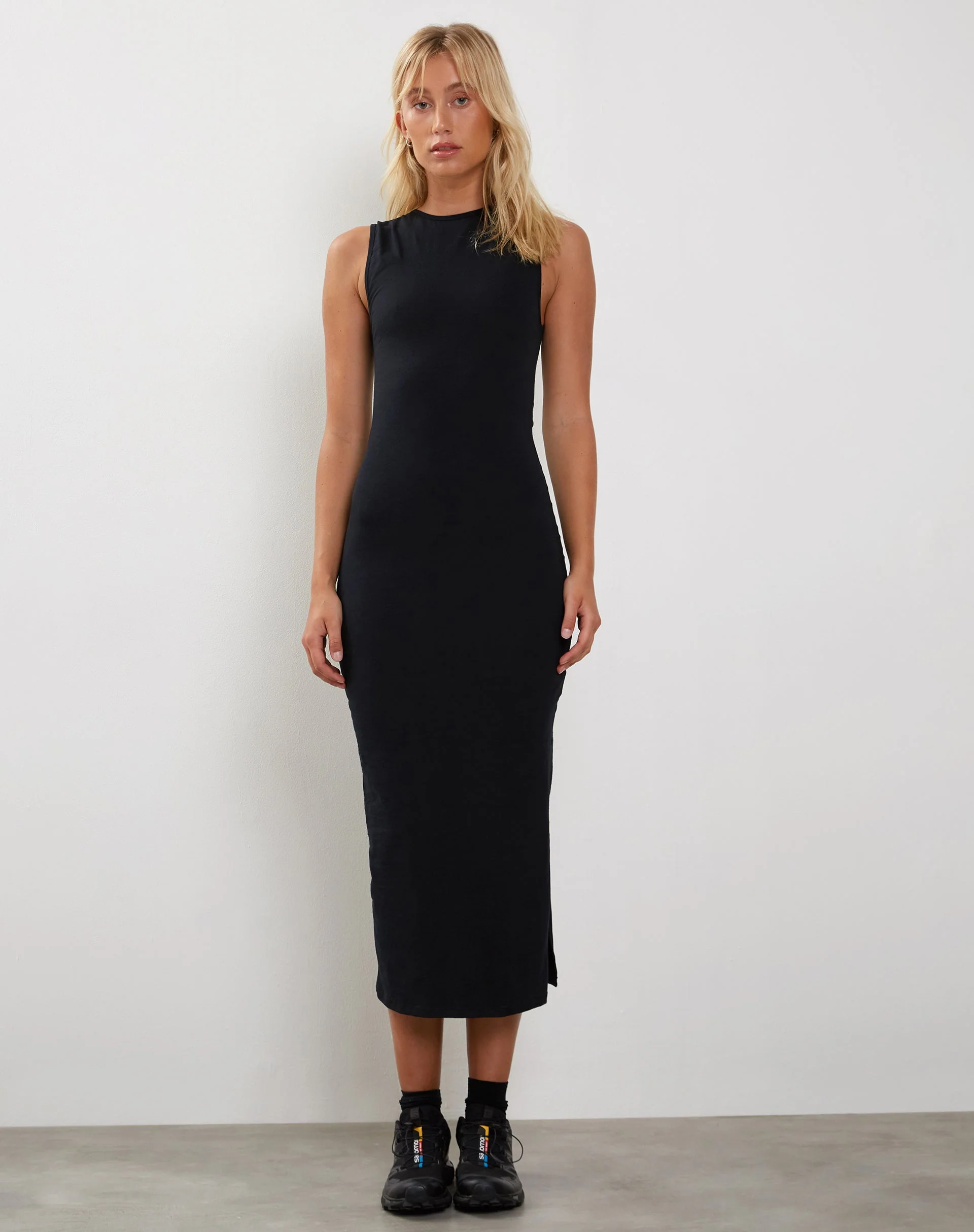 Gelena Midi Dress in Black - Image 4