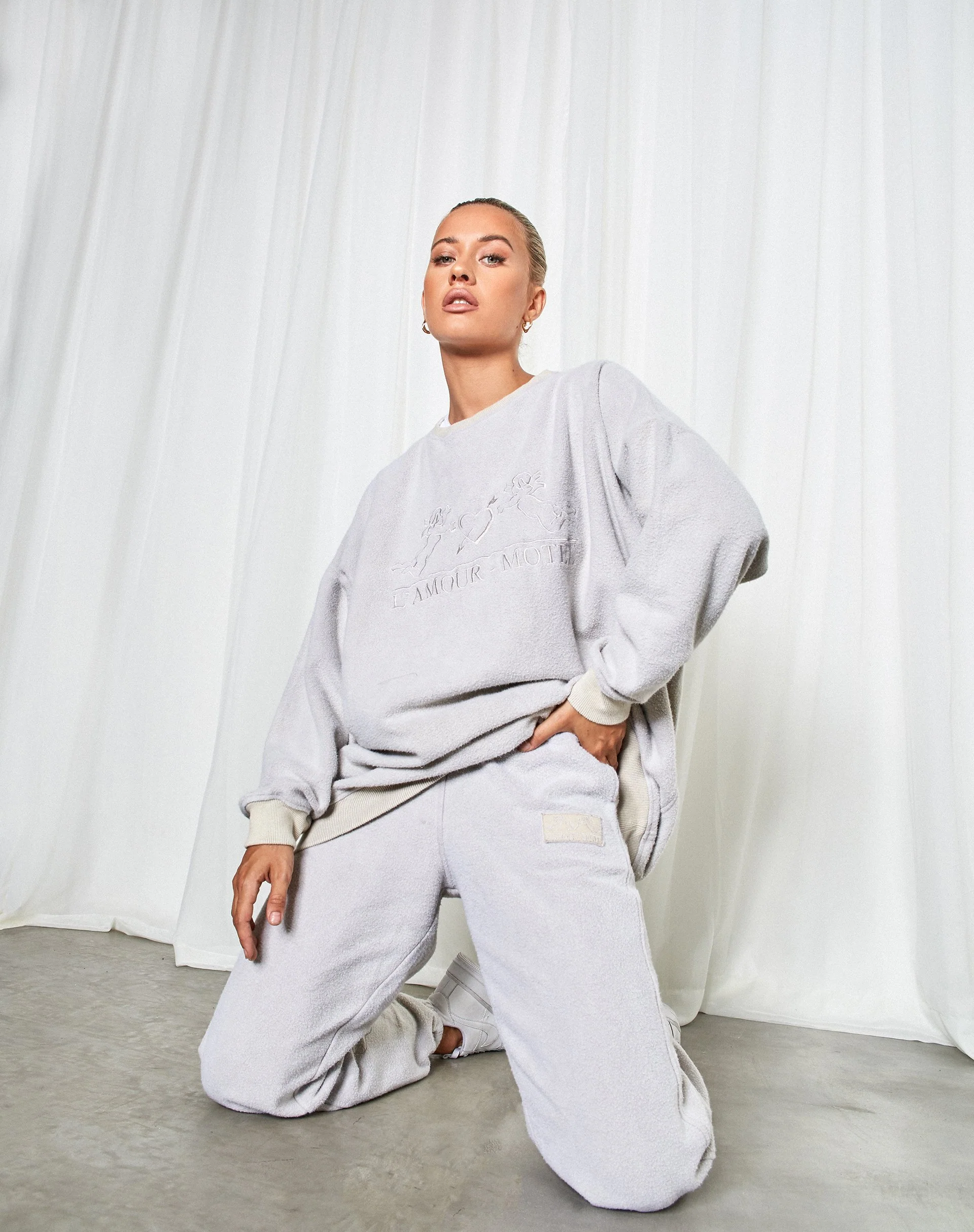 Glo Sweatshirt in Coconut Milk Cherub L'Amour Embro - Image 5