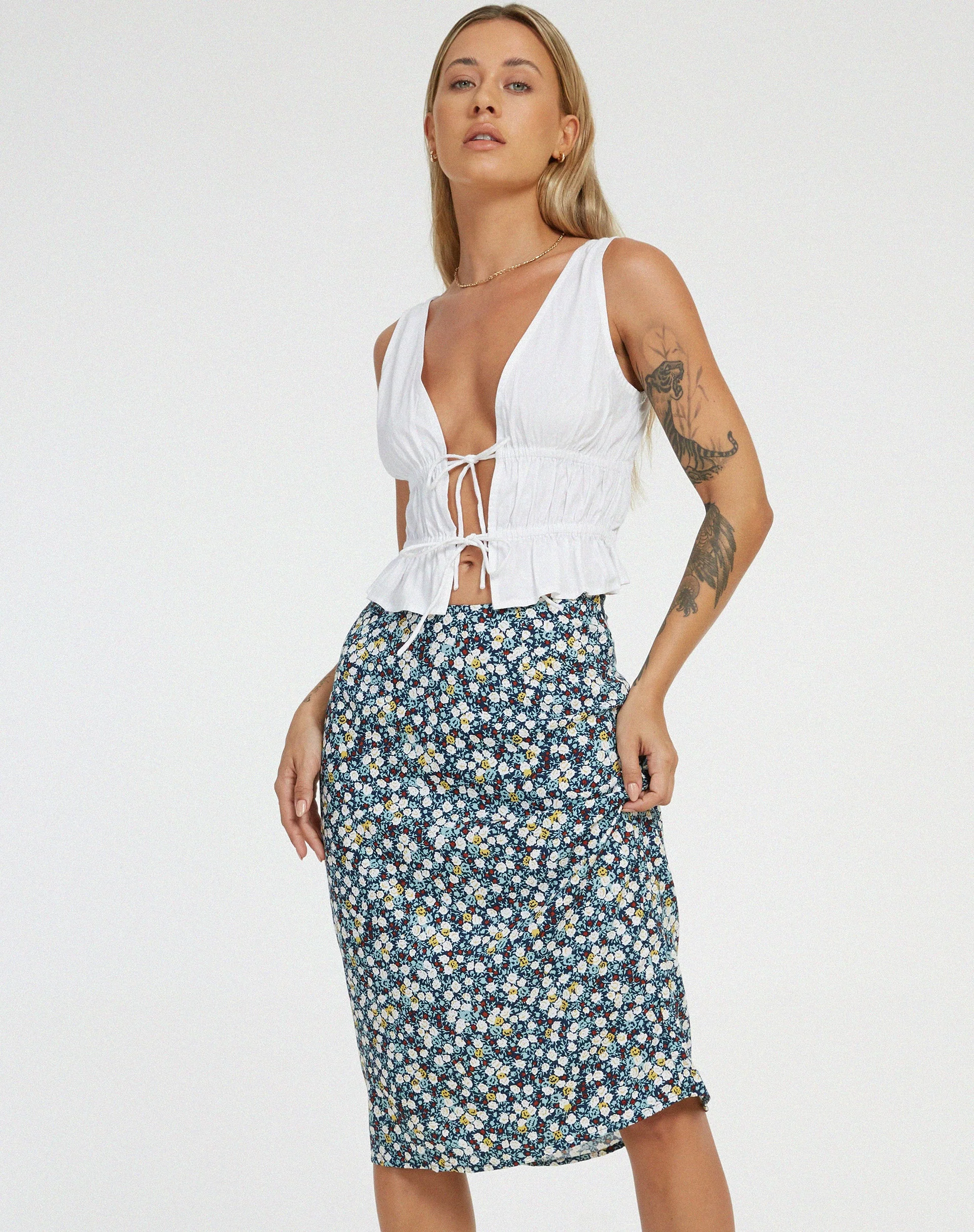Harriet Midi Skirt in Floral Field Navy - Image 3