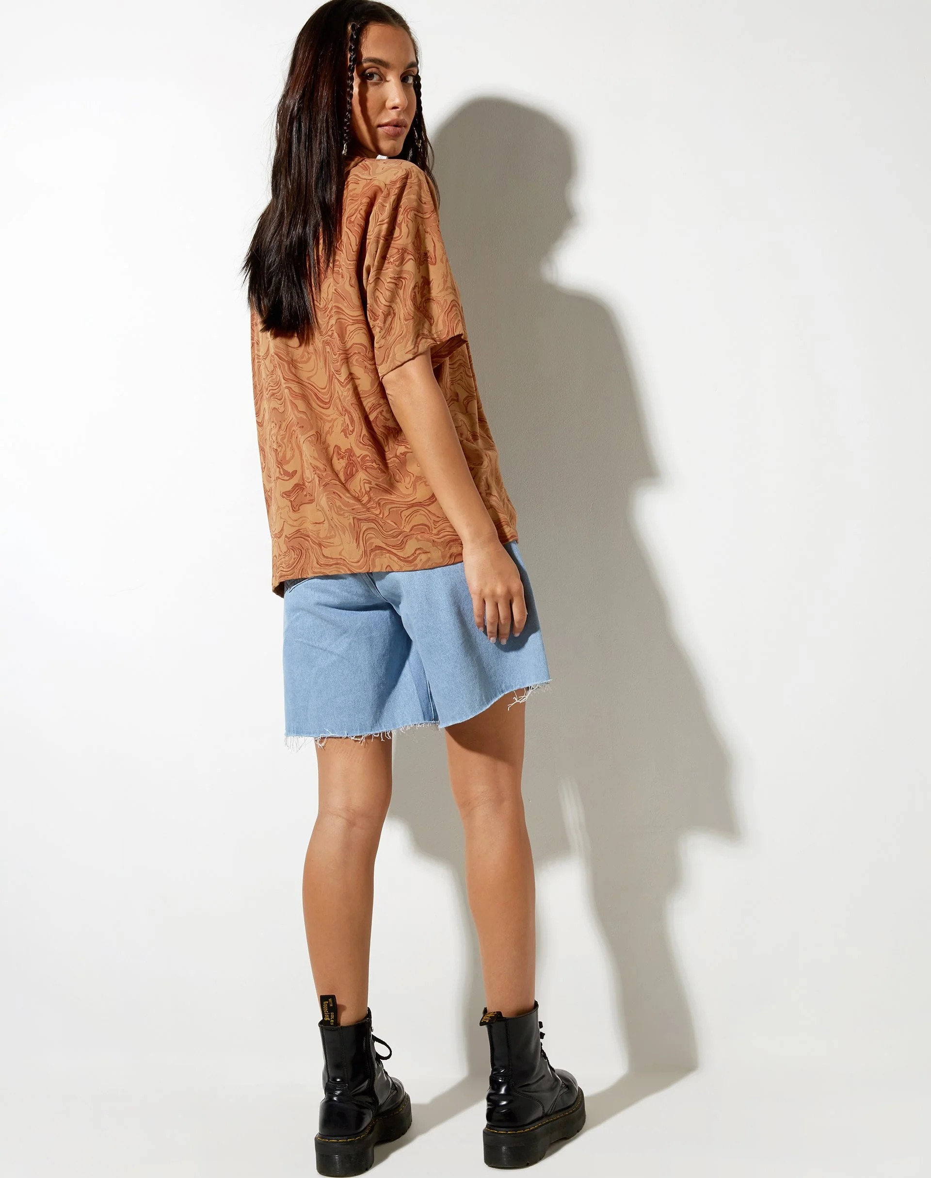 Hawaiian Shirt in Fluid Marbling Brown - Image 2
