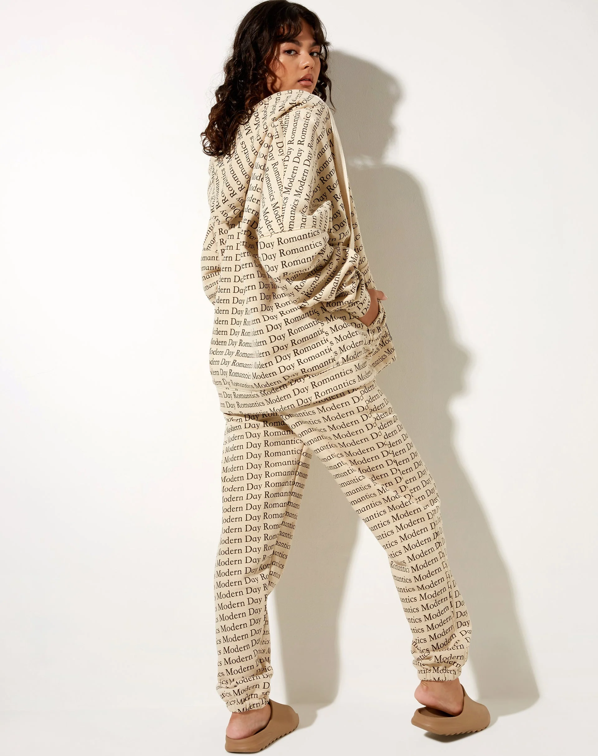 Hollack Zip Hoody in Modern Day Romantics - Image 5