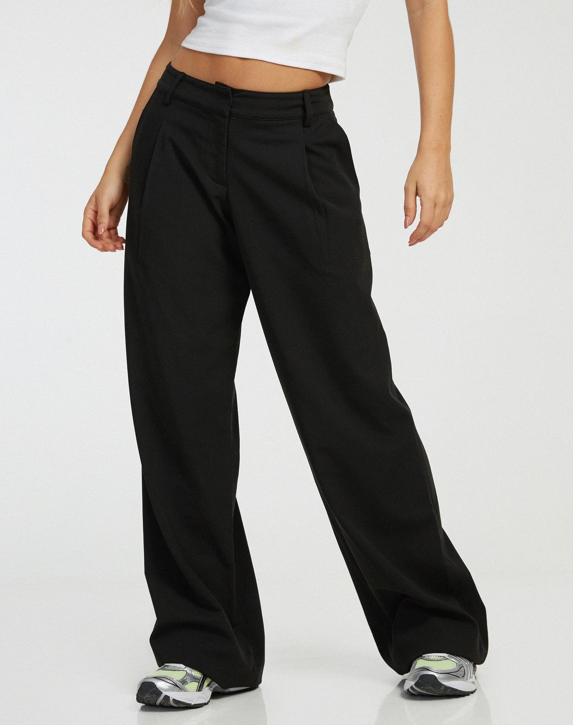Hondra Wide Leg Trouser in Black - Image 2
