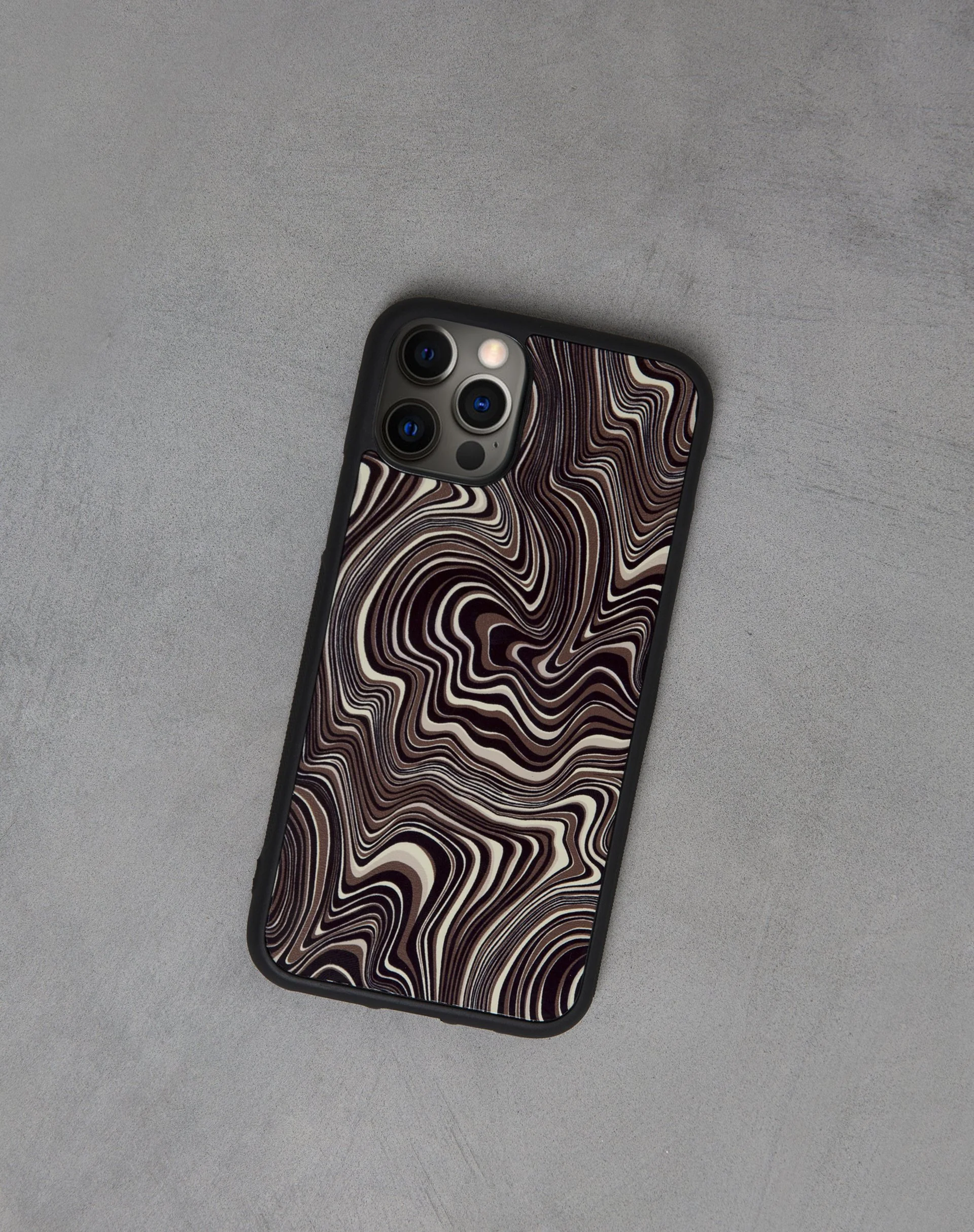 Iphone Case in 70's Ripple Brown - Image 4
