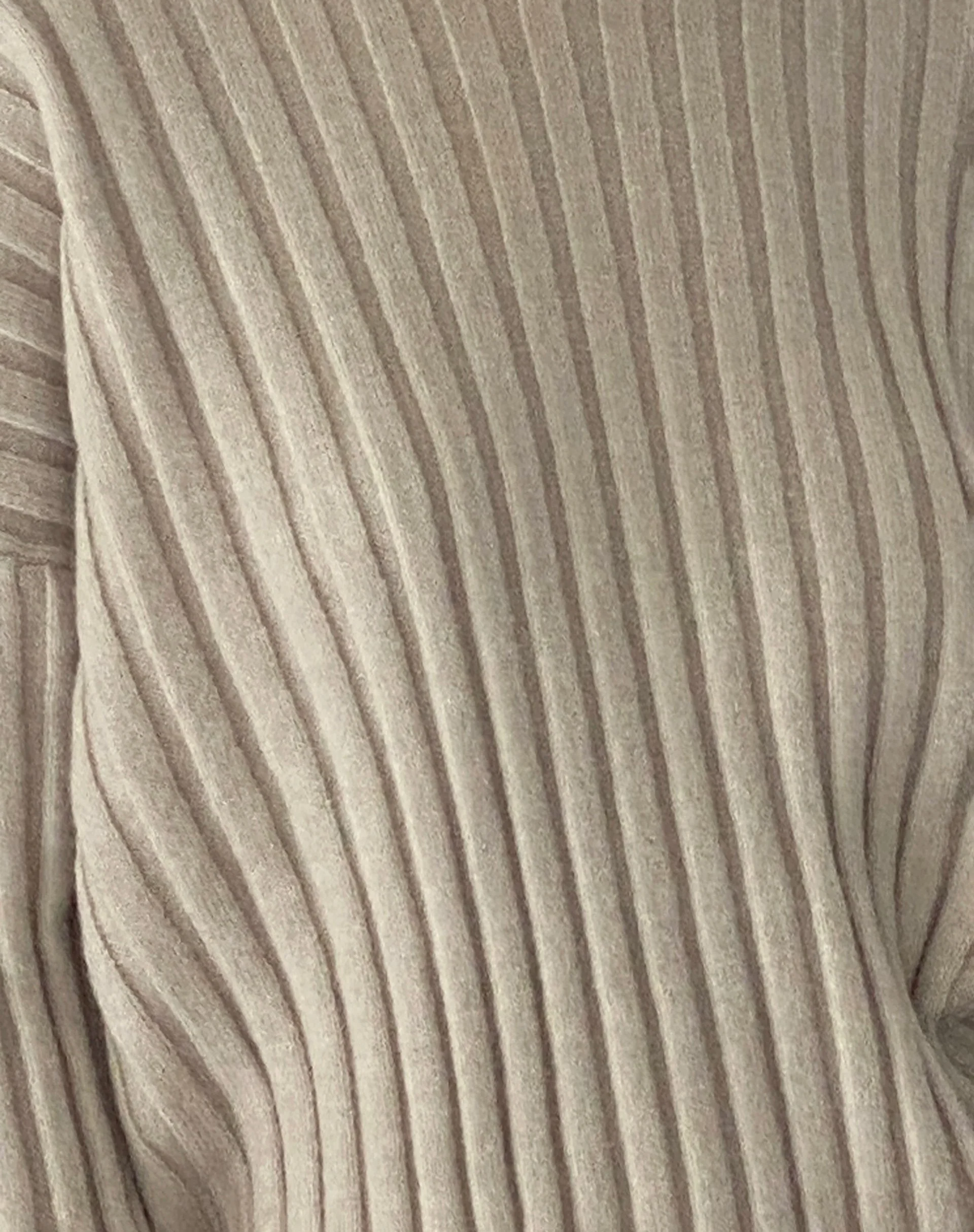 Judah Oversized Chunky Rib Knit Jumper in Ecru - Image 8