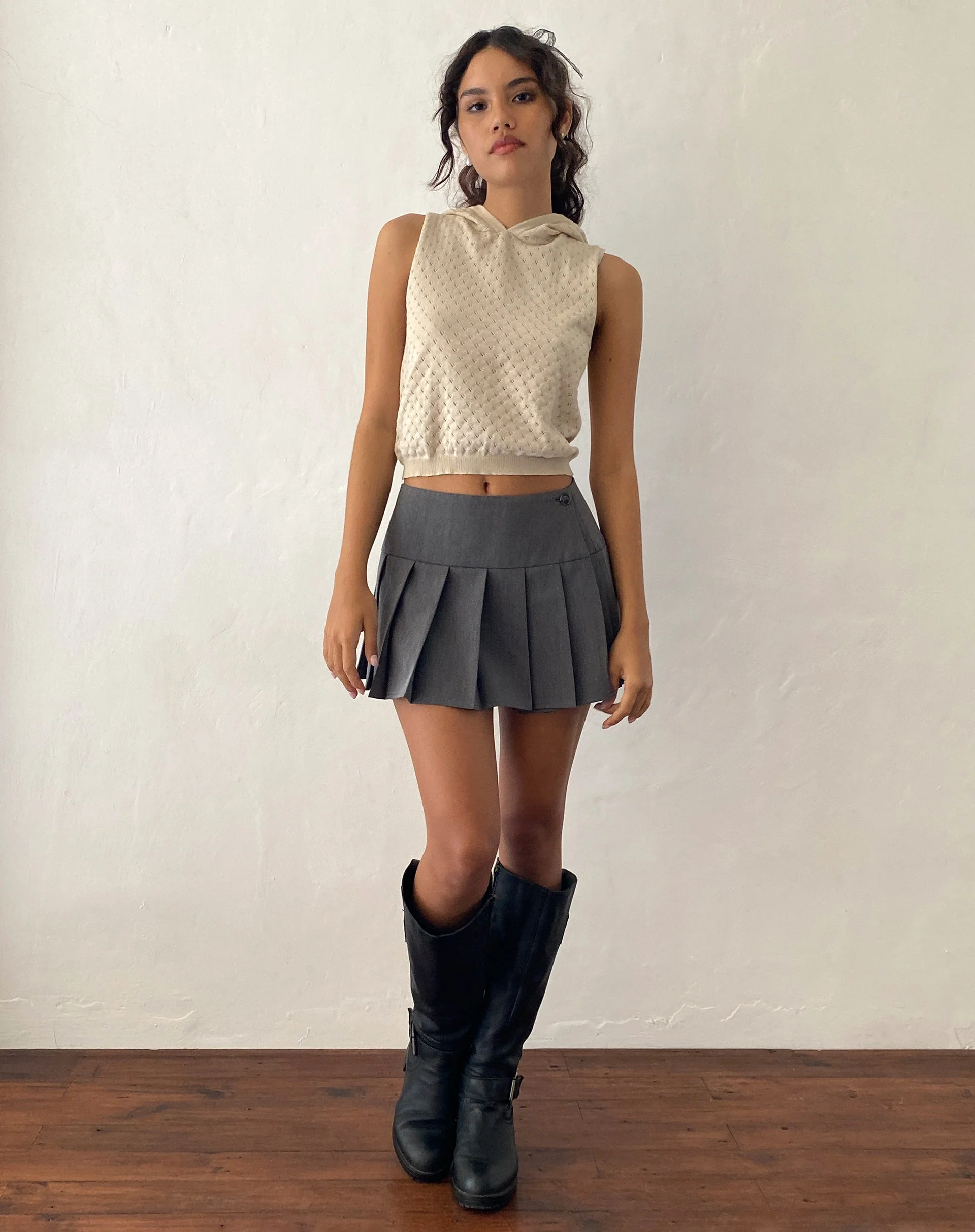Kaede Hooded Vest Top in a Knitted Natural - Image 2