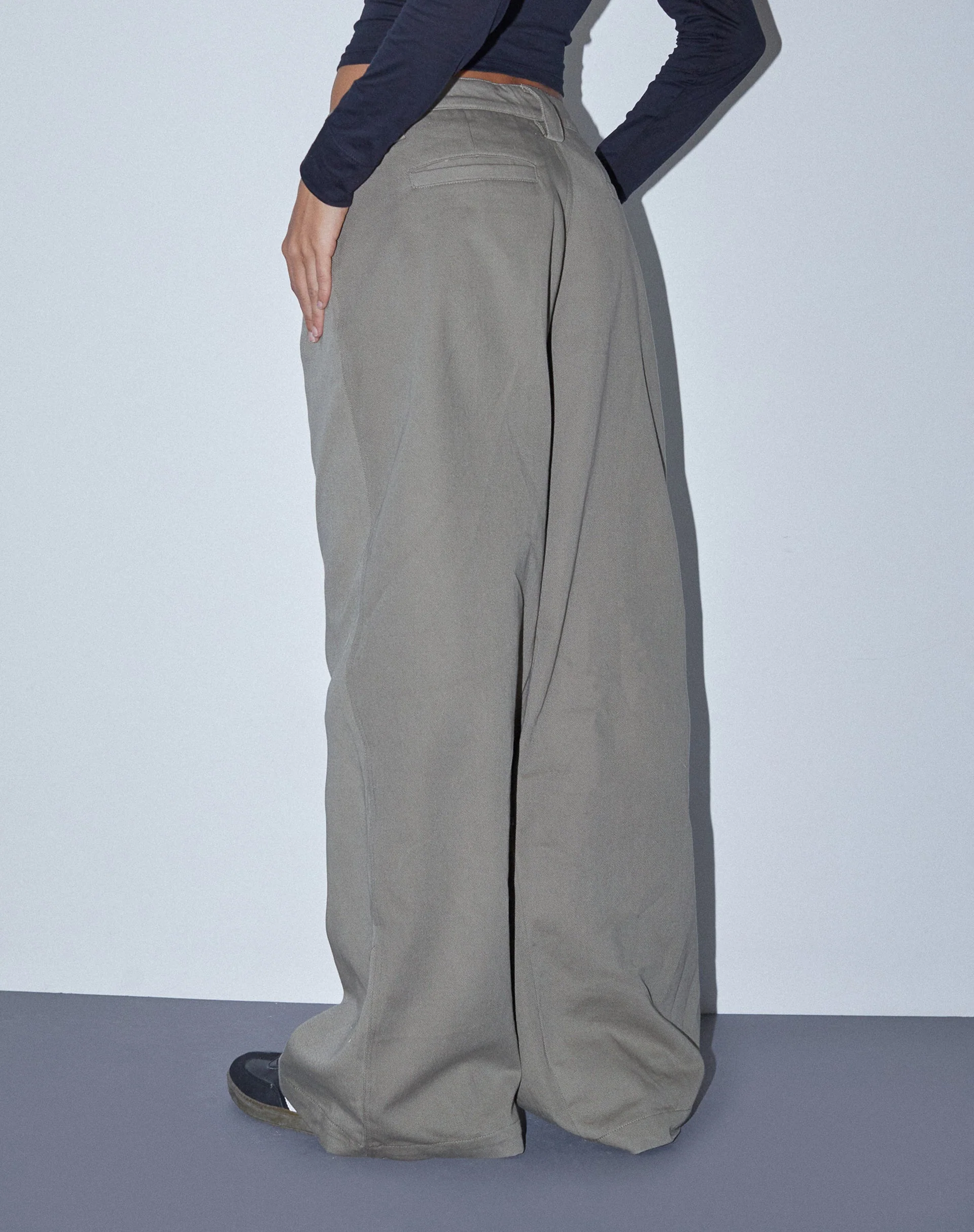 Kaomy Wide Leg Trouser in Slate Green - Image 3