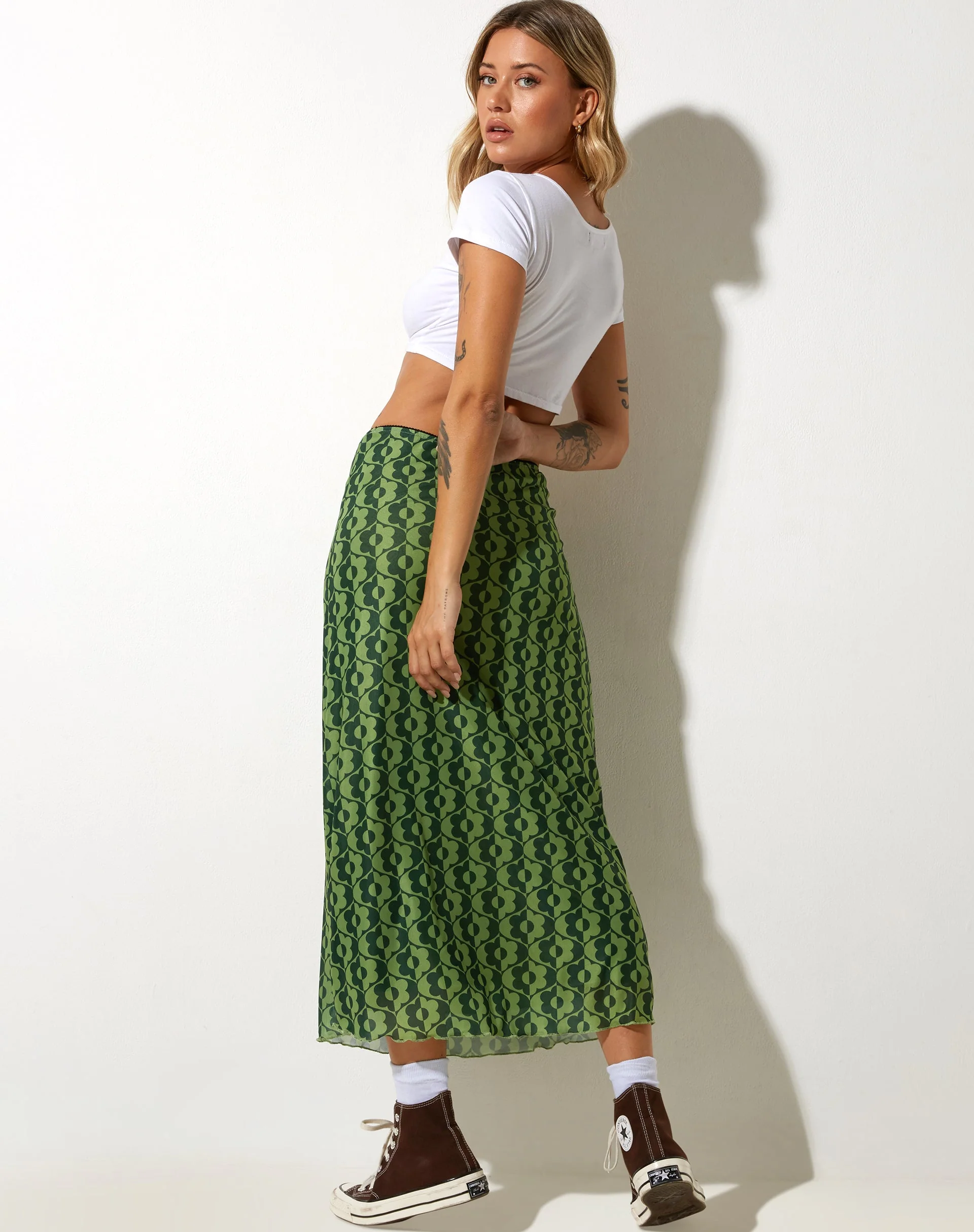 Lassie Midi Skirt in Wavy Daisy Green - Image 4