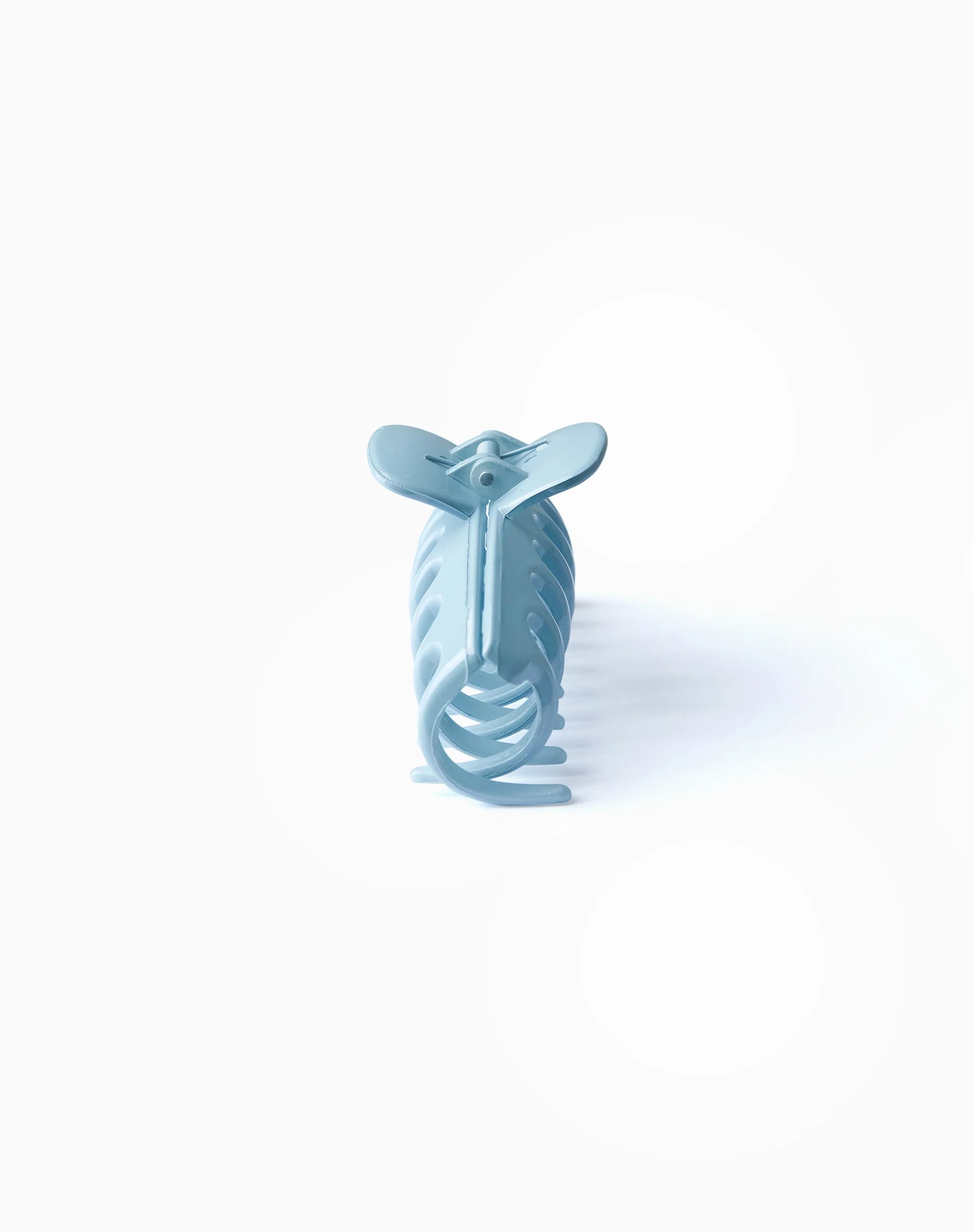 Lenta Hair Claw in Blue - Image 4