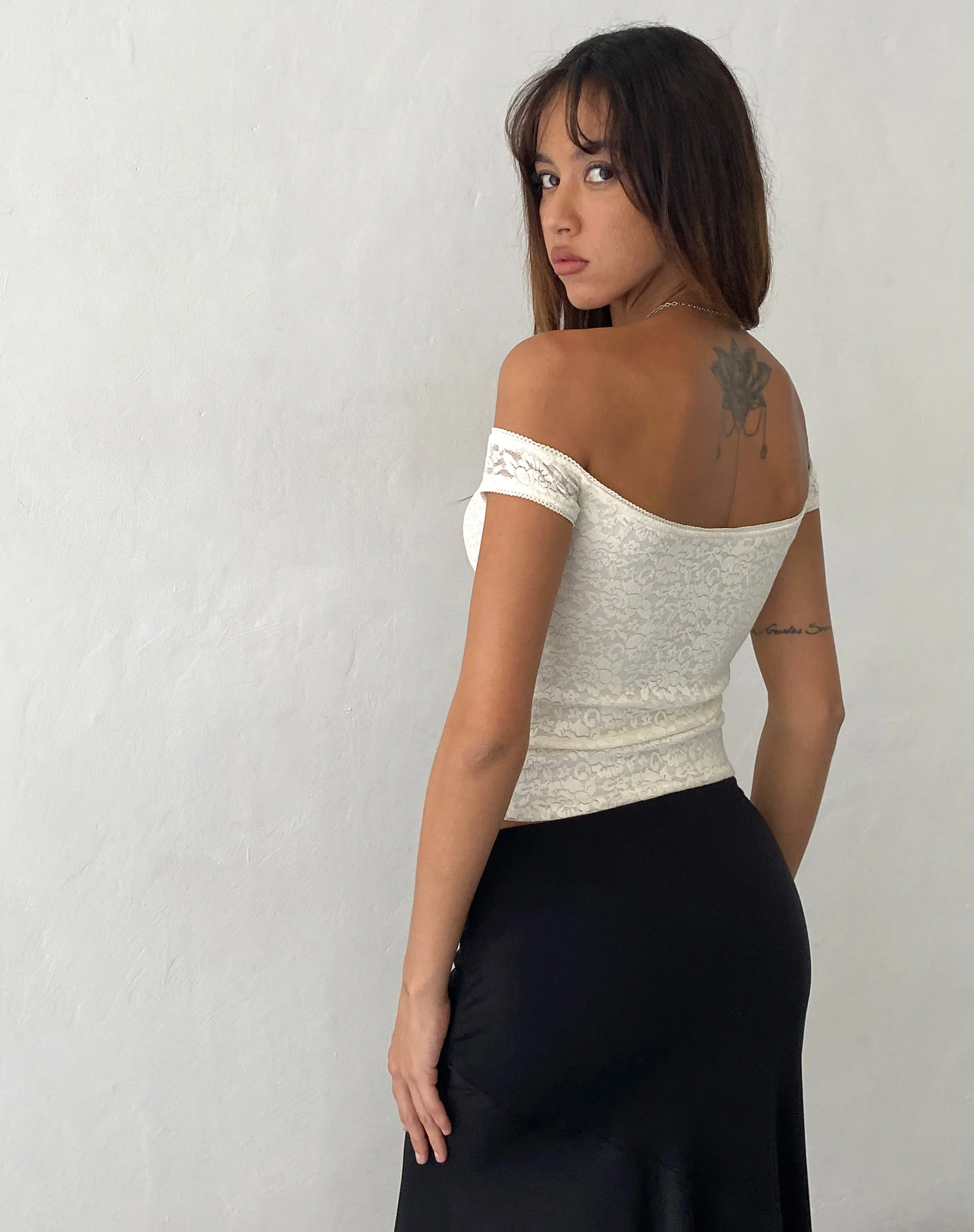 Lonnie Bardot Top in Rose Lace Ivory - Image 3