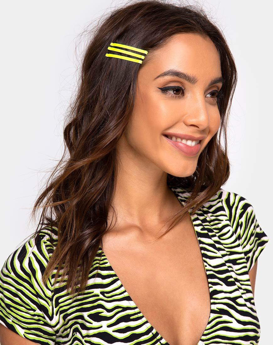 Neon Hair Clip Set in Yellow - Image 2