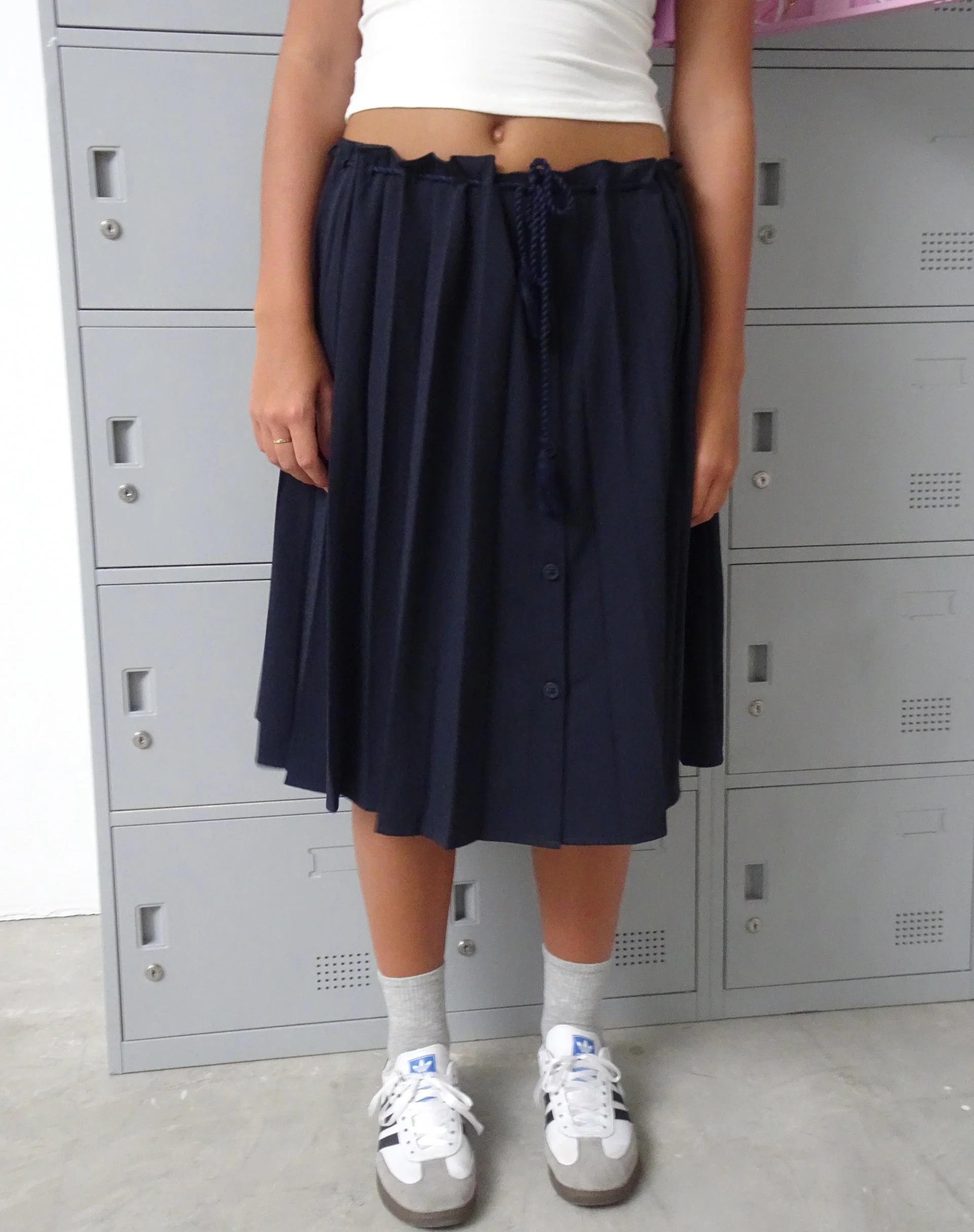 Priha Midi Skirt in Tailoring Navy - Image 2