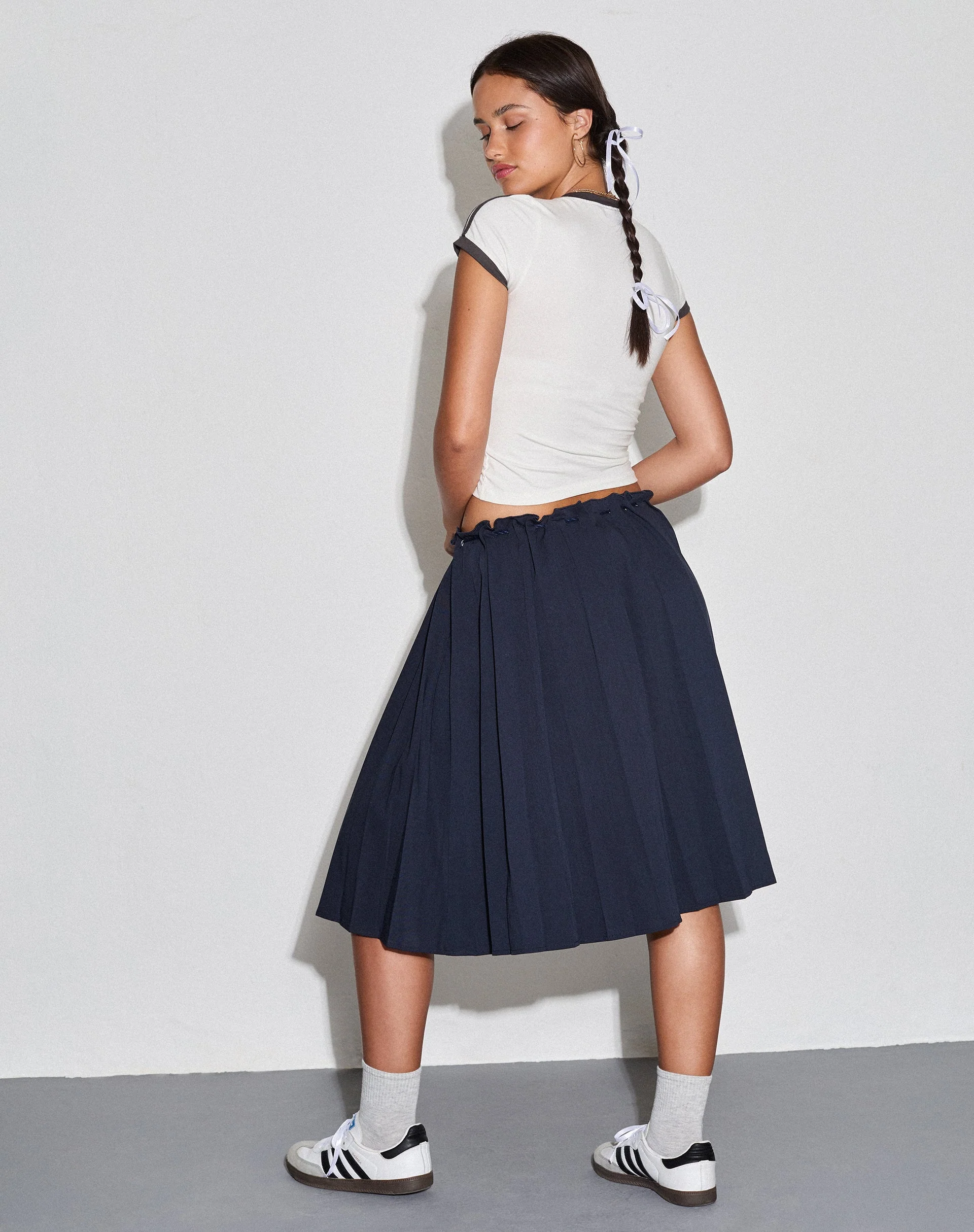 Priha Midi Skirt in Tailoring Navy - Image 4