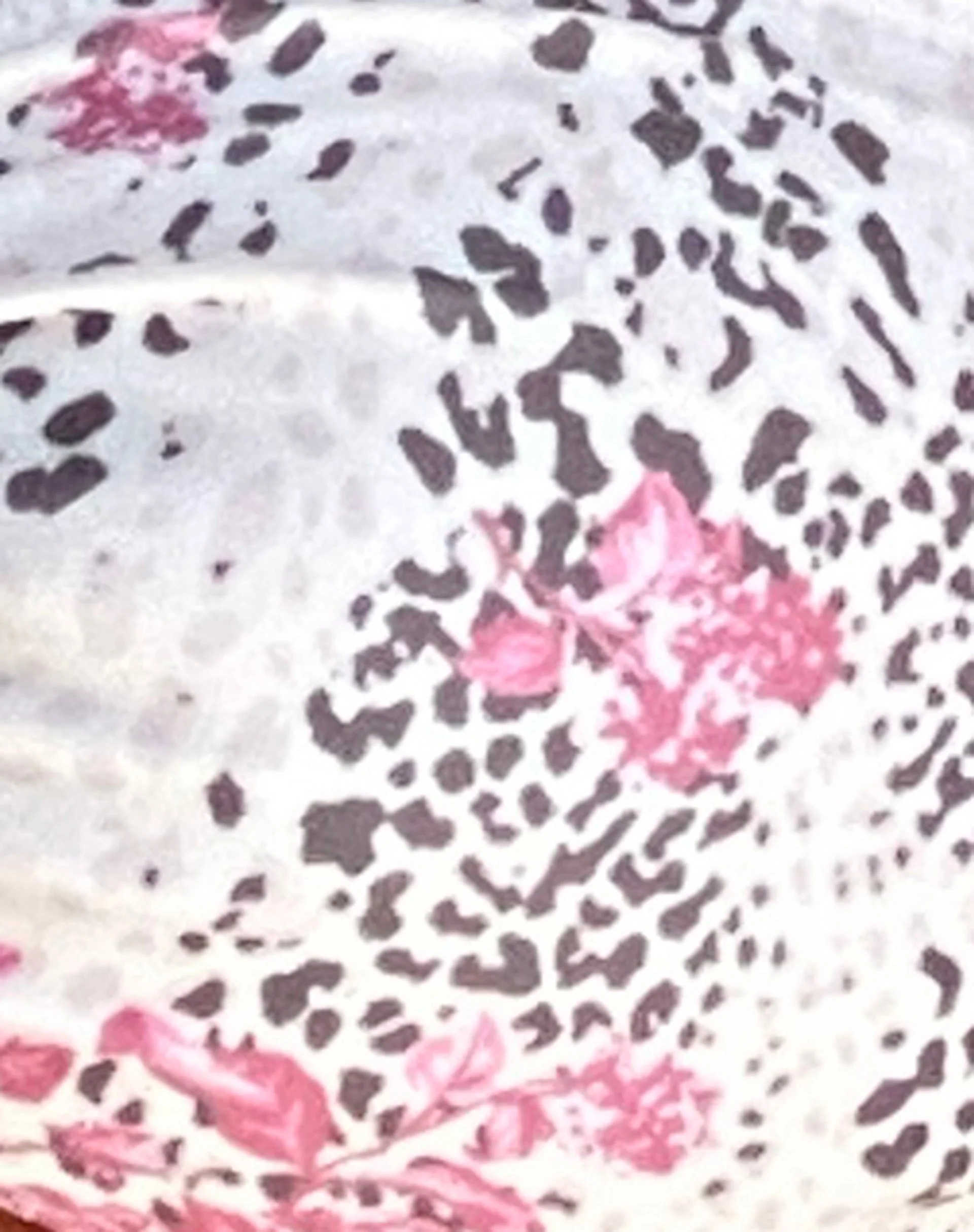Racola Bikini Top in White Jungle Flower Print - Image 7