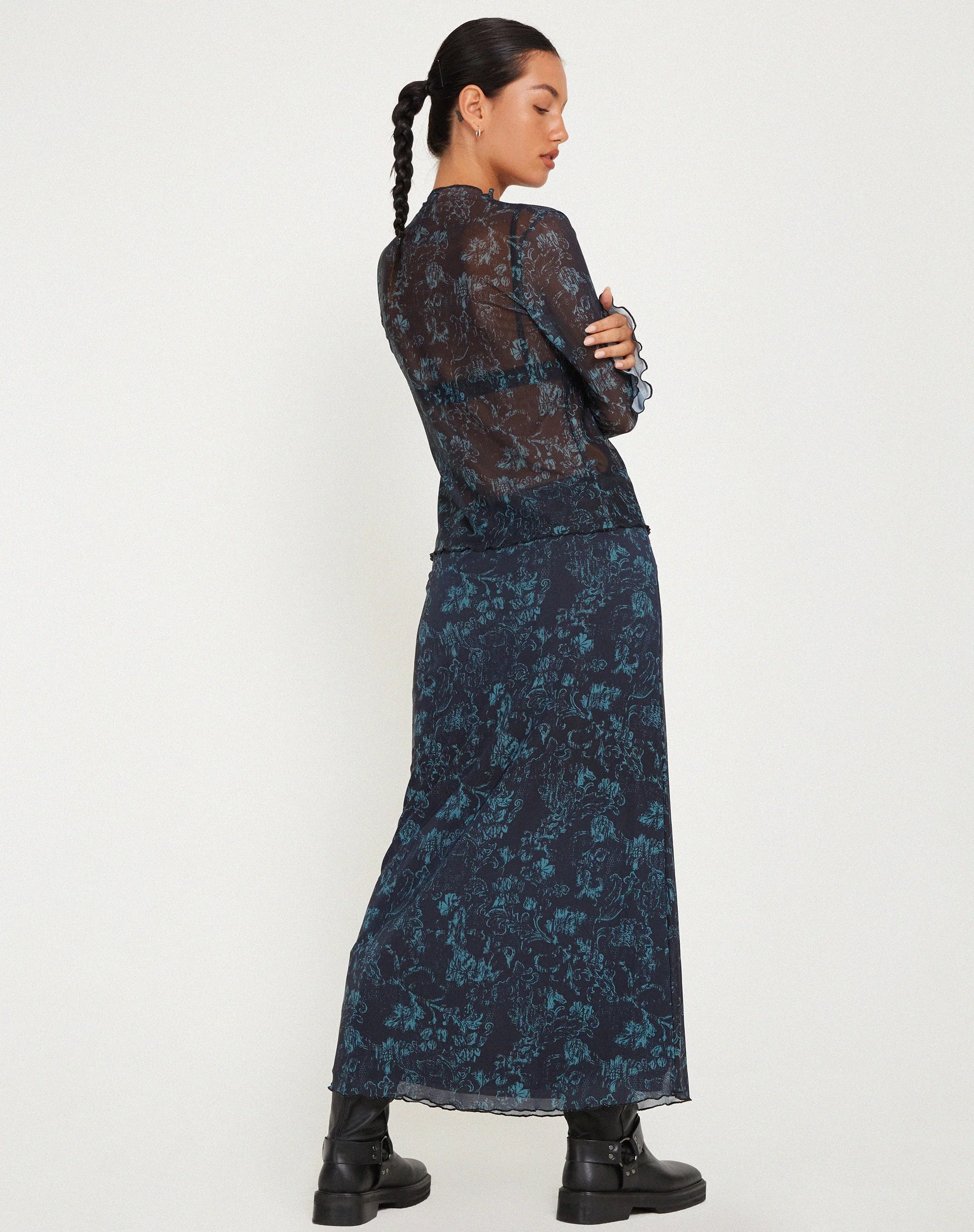 Rindu Midi Skirt in Batik Botanical Black Green - Image 5