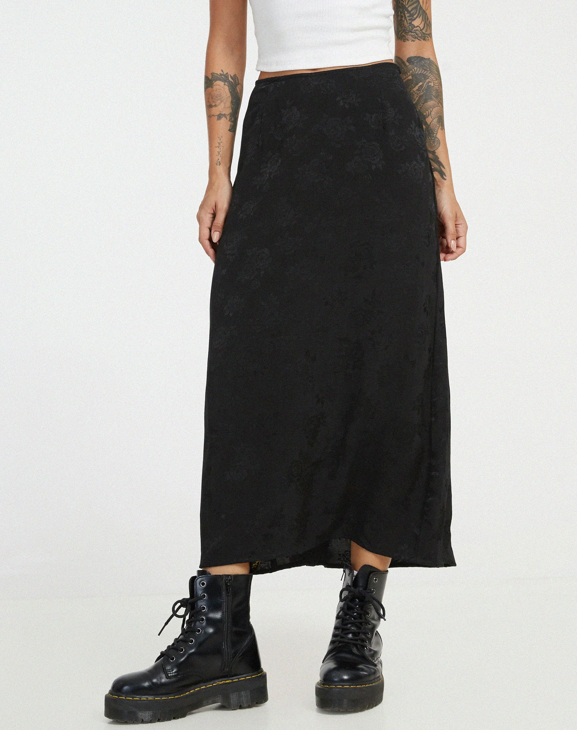 Rindu Midi Skirt in Satin Rose Black - Image 3