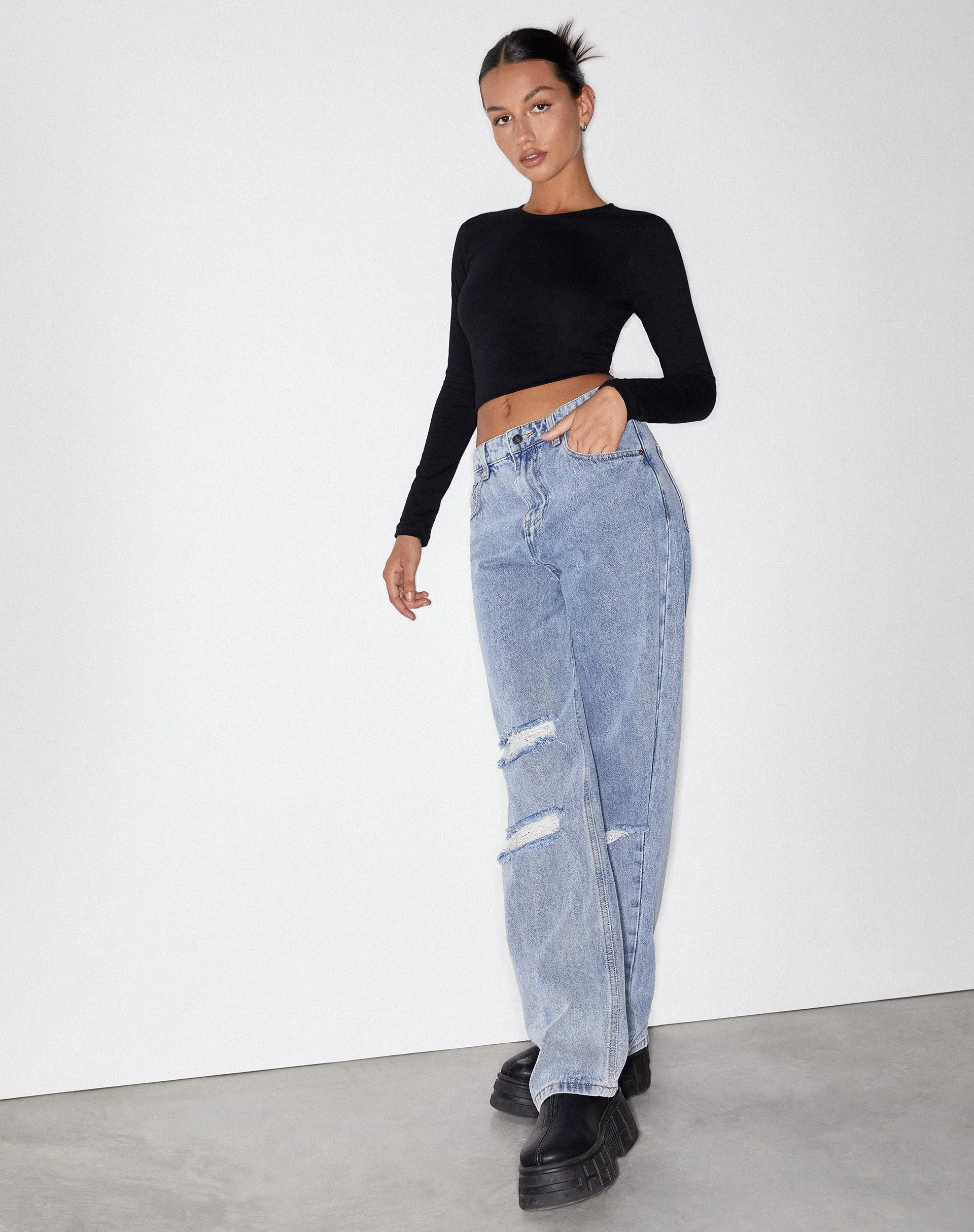 Rips Parallel Jean in Light Wash - Image 4