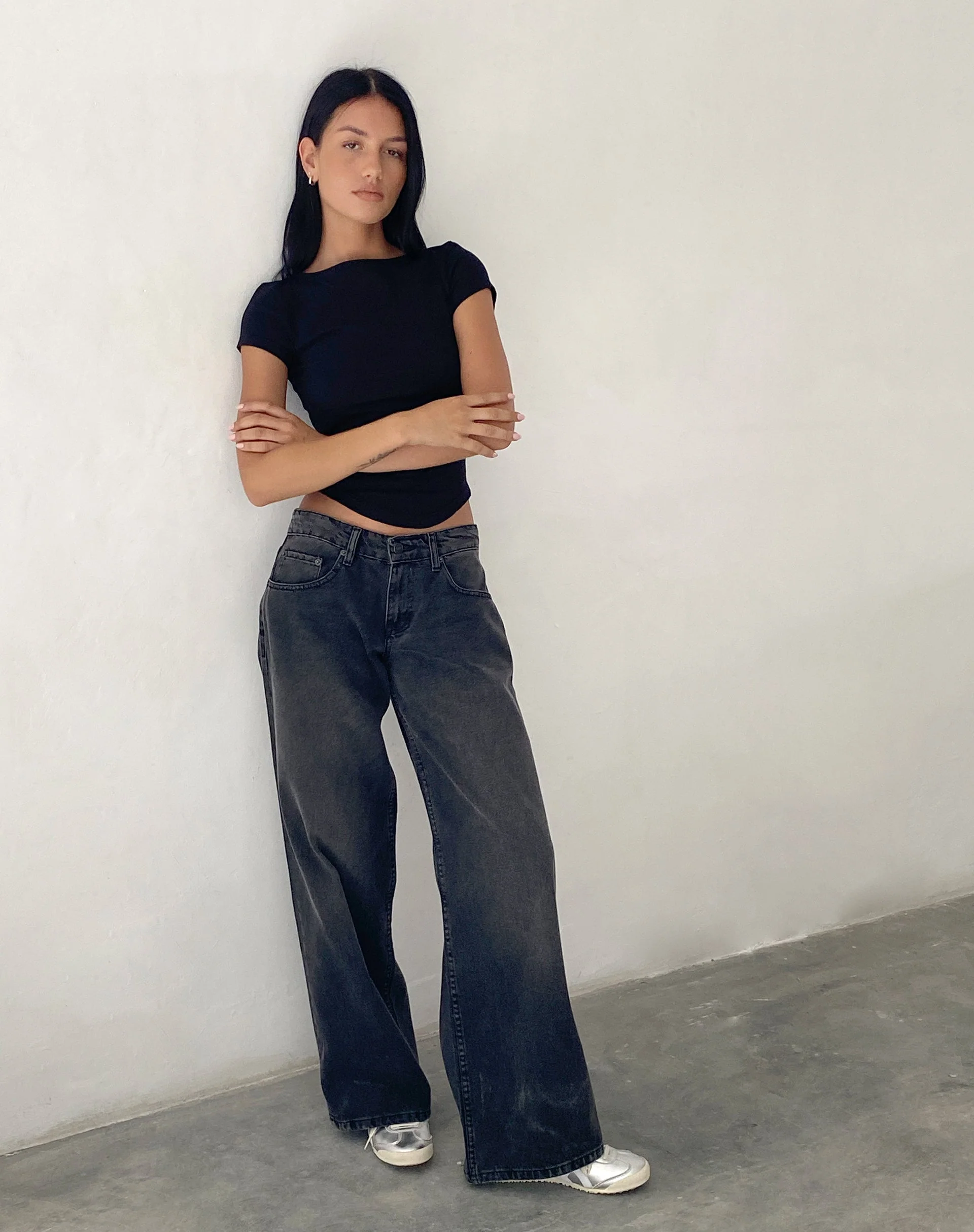Roomy Extra Wide Low Rise Jeans in Washed Black Grey - Image 2