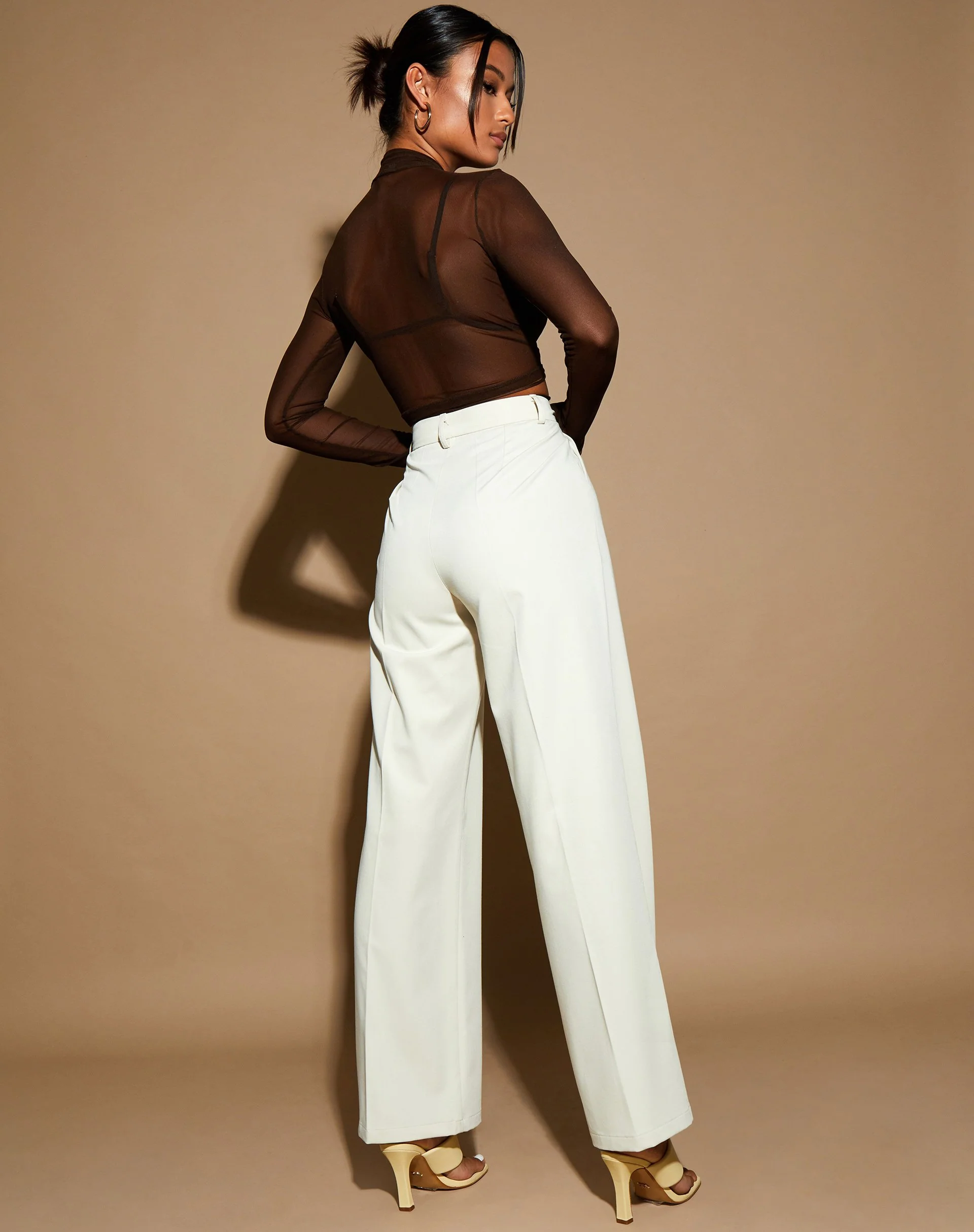 Sauja Crop Top in Mesh Chocolate - Image 8
