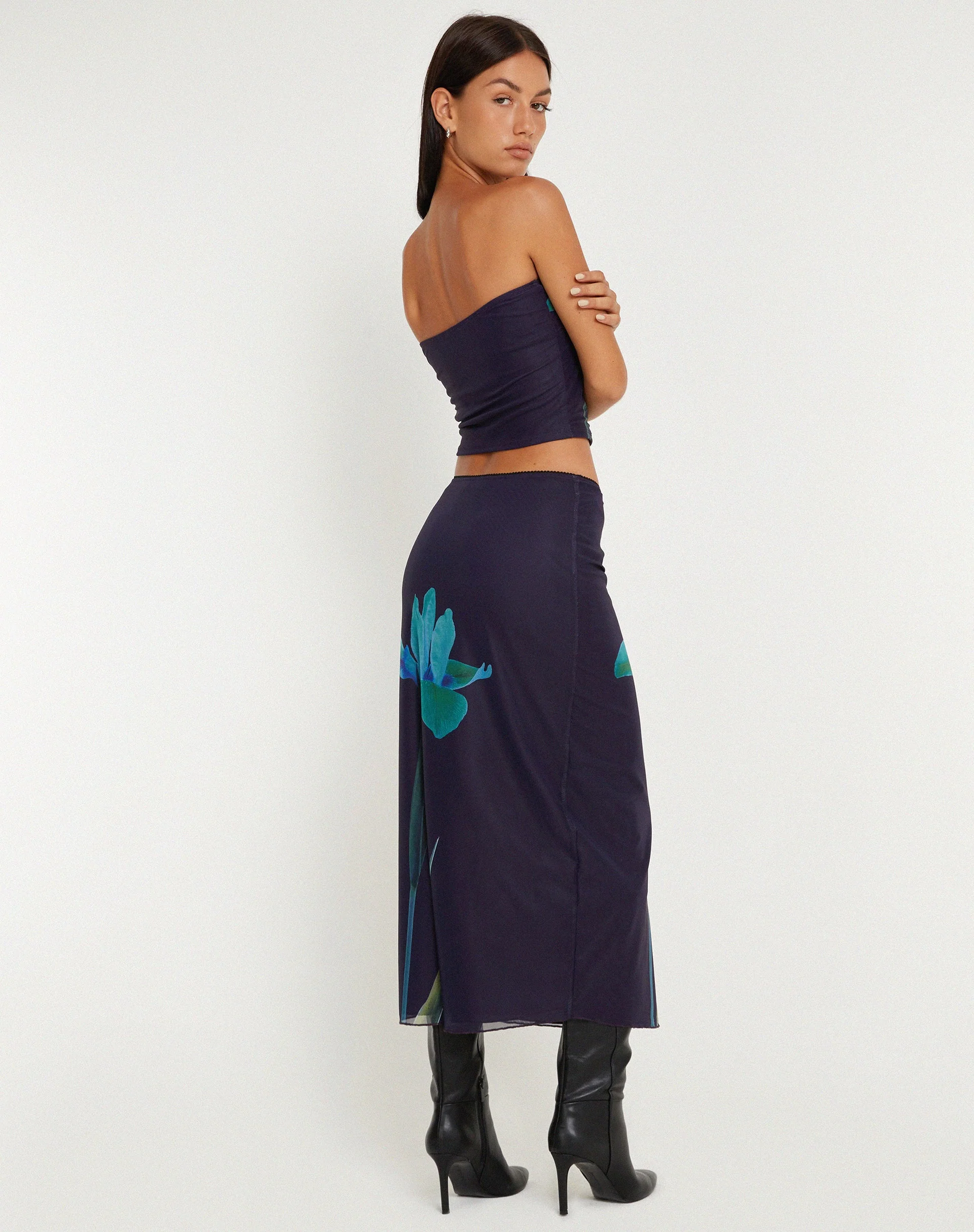 Shae Mesh Bandeau Top in Navy Flower - Image 7