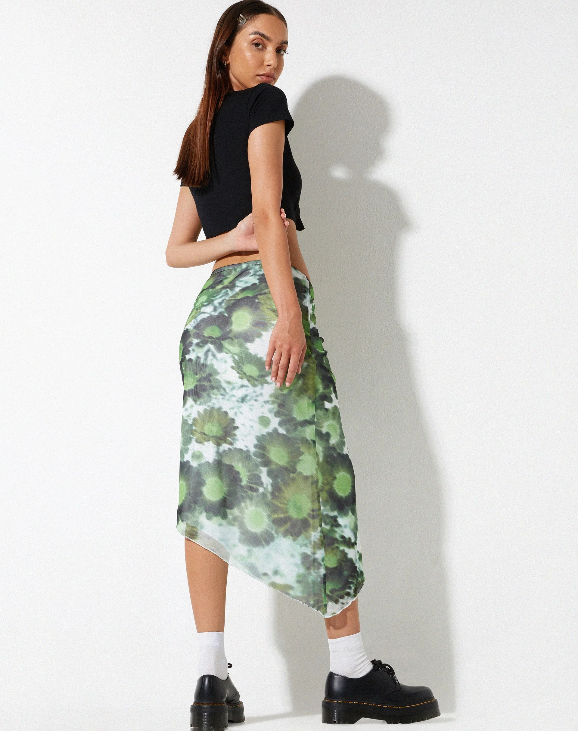 Tansu Midi Skirt in Xray Blurred Daisy Green - Image 3