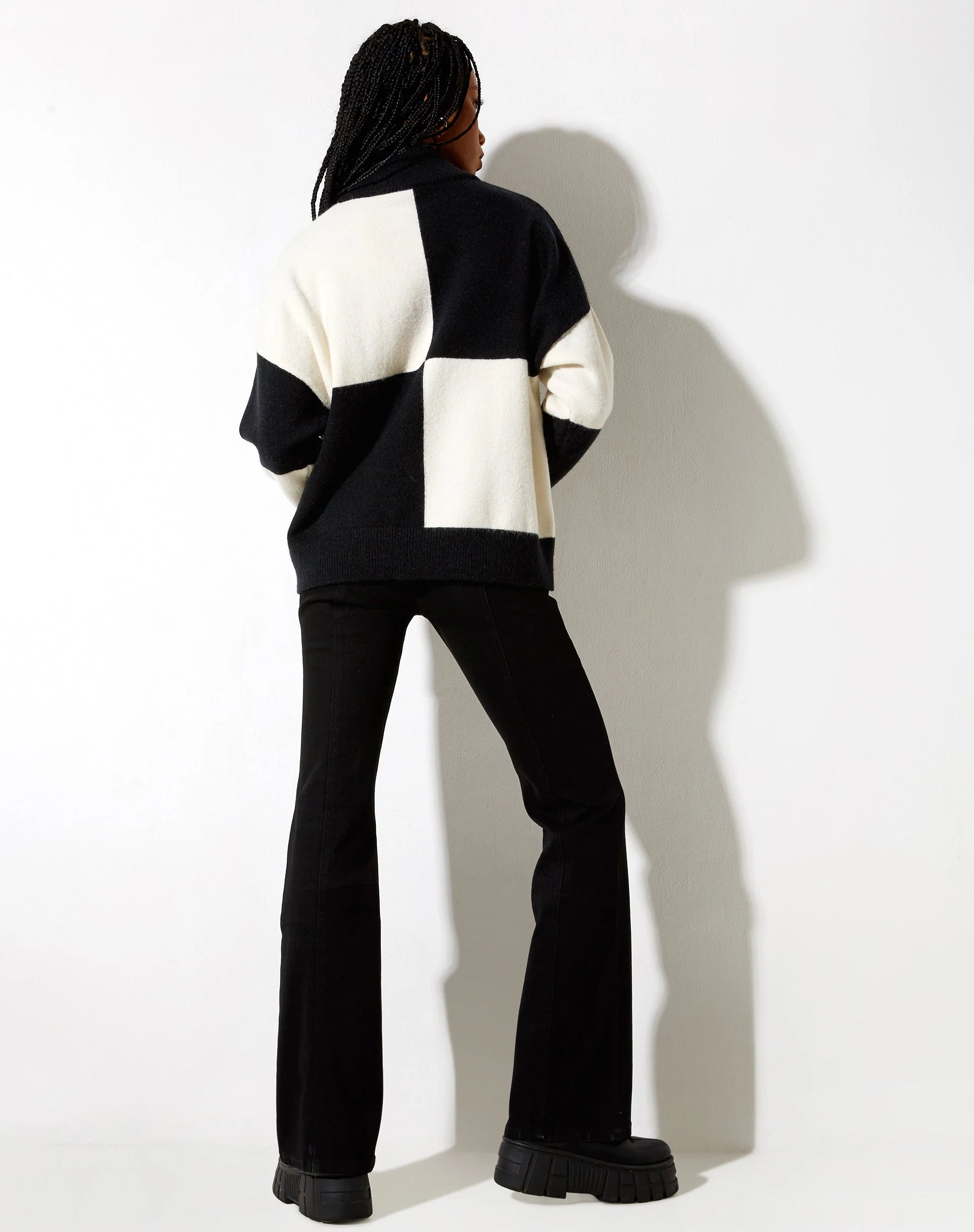 Tusca Sweatshirt in Black and Cream - Image 5
