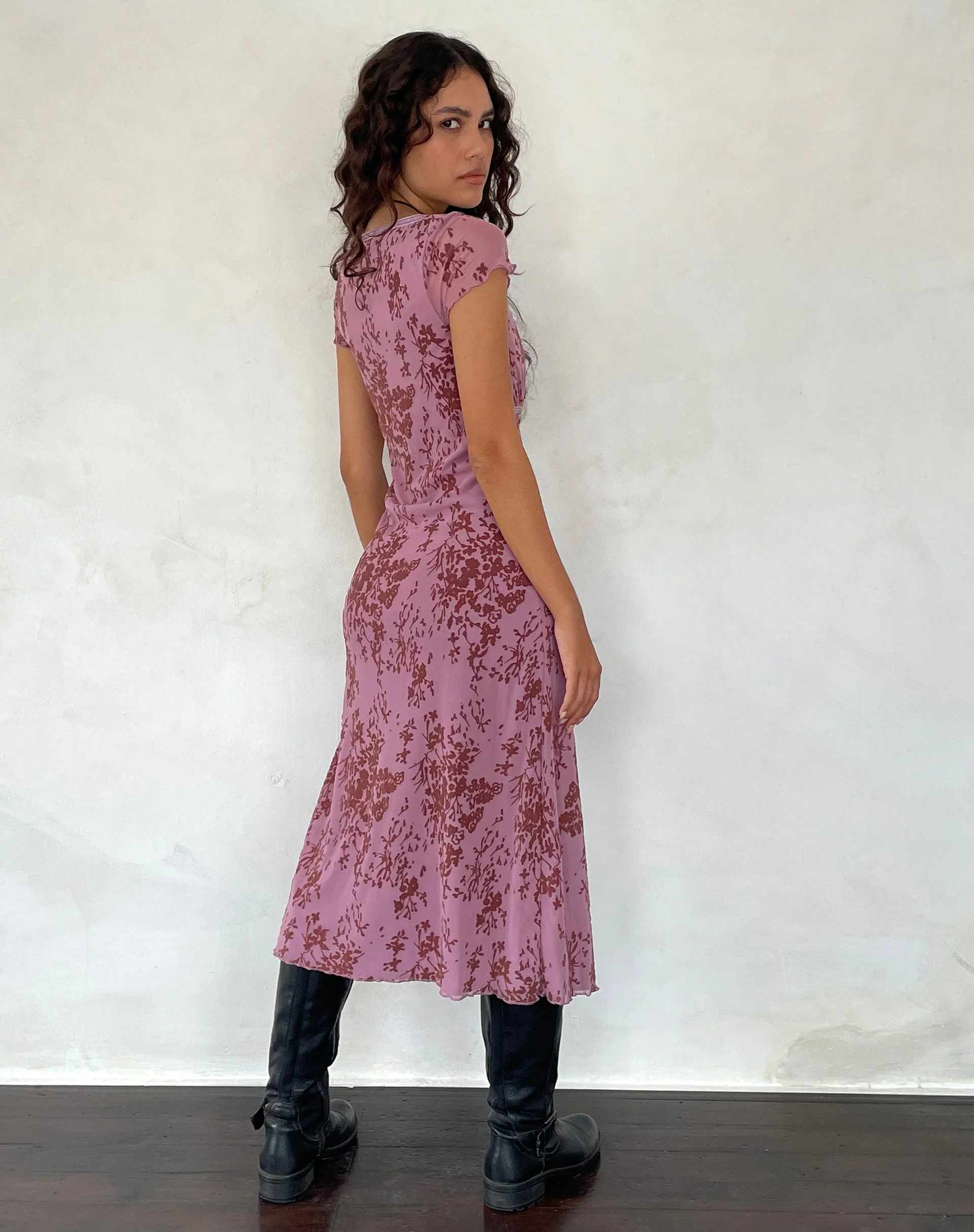 Vilinia Midi Dress in Abstract Botanic Mauve - Image 4