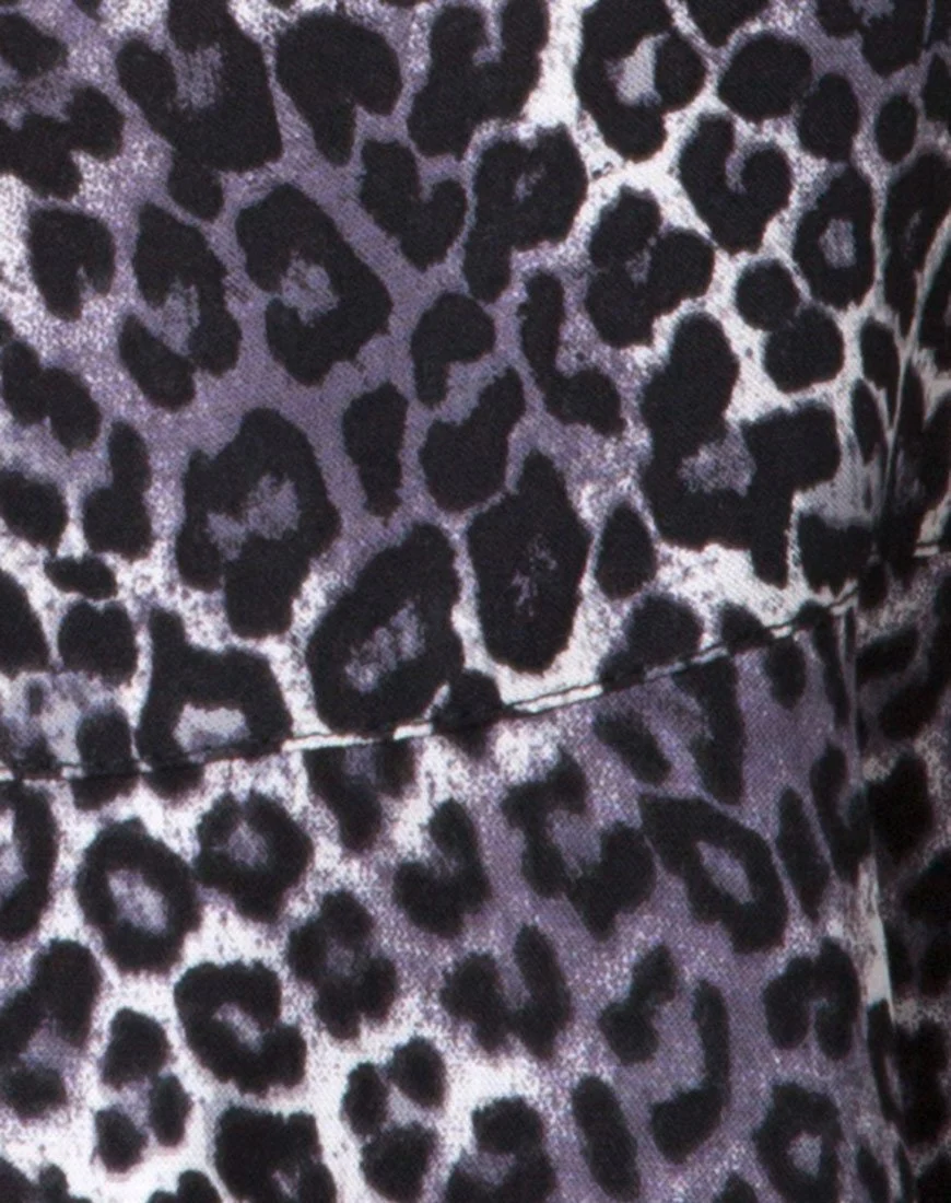 Vinequa Top in Rar Leopard Grey - Image 5