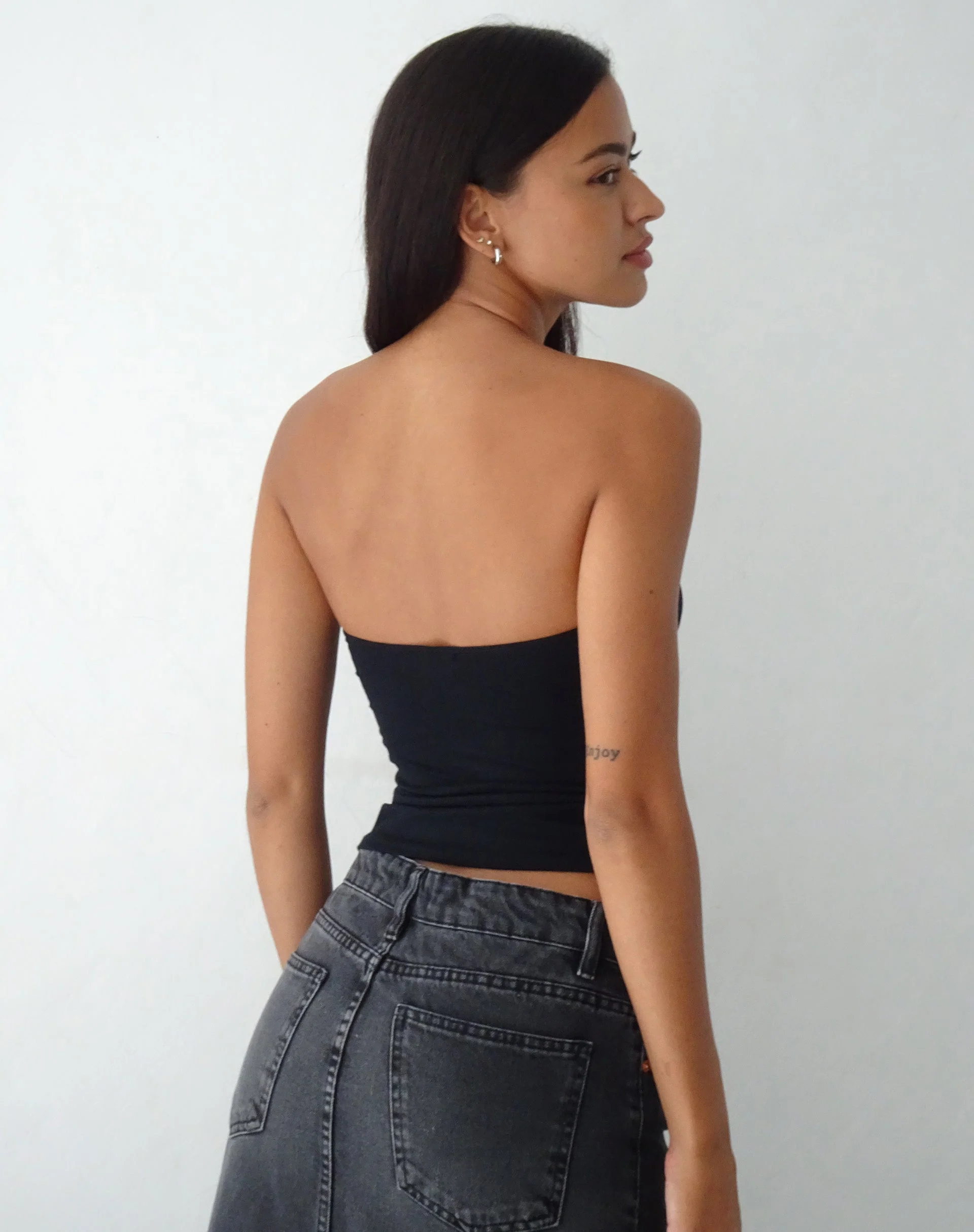Widayu Bow Twist Bandeau Top in Black - Image 5
