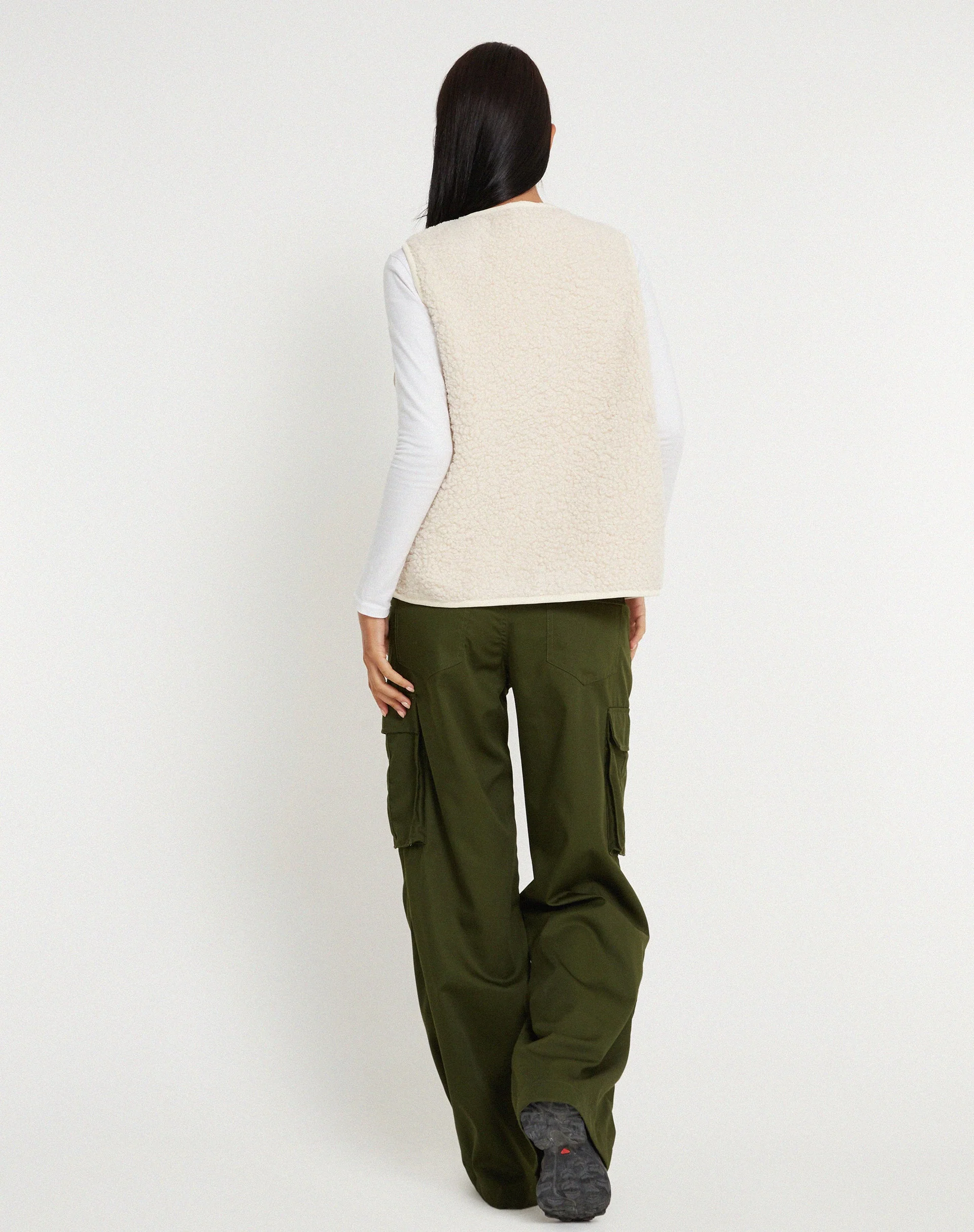 Xiel Zip Up Borg Vest in White - Image 5