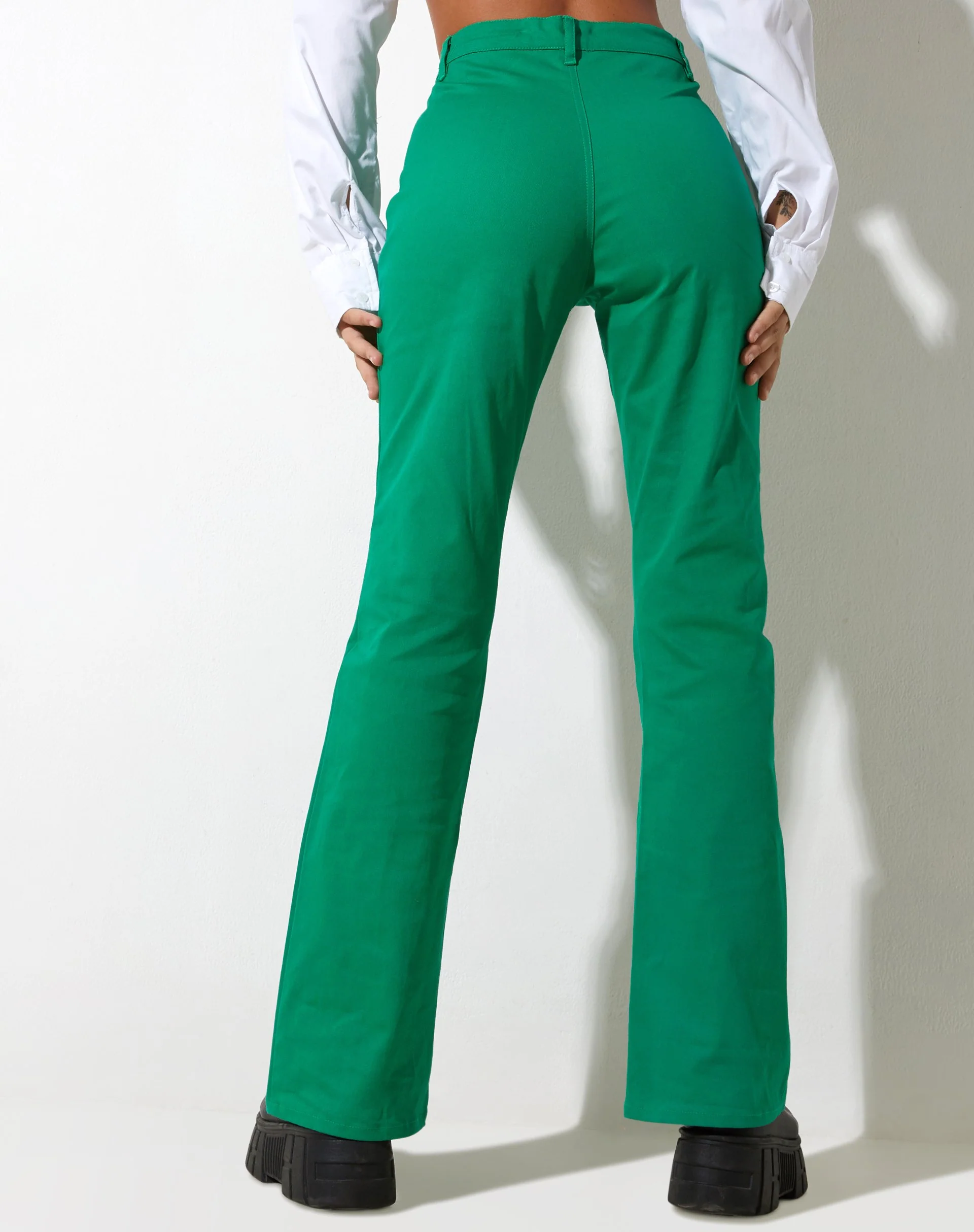 Zoven Flare Trouser in Twill Blush Green - Image 2