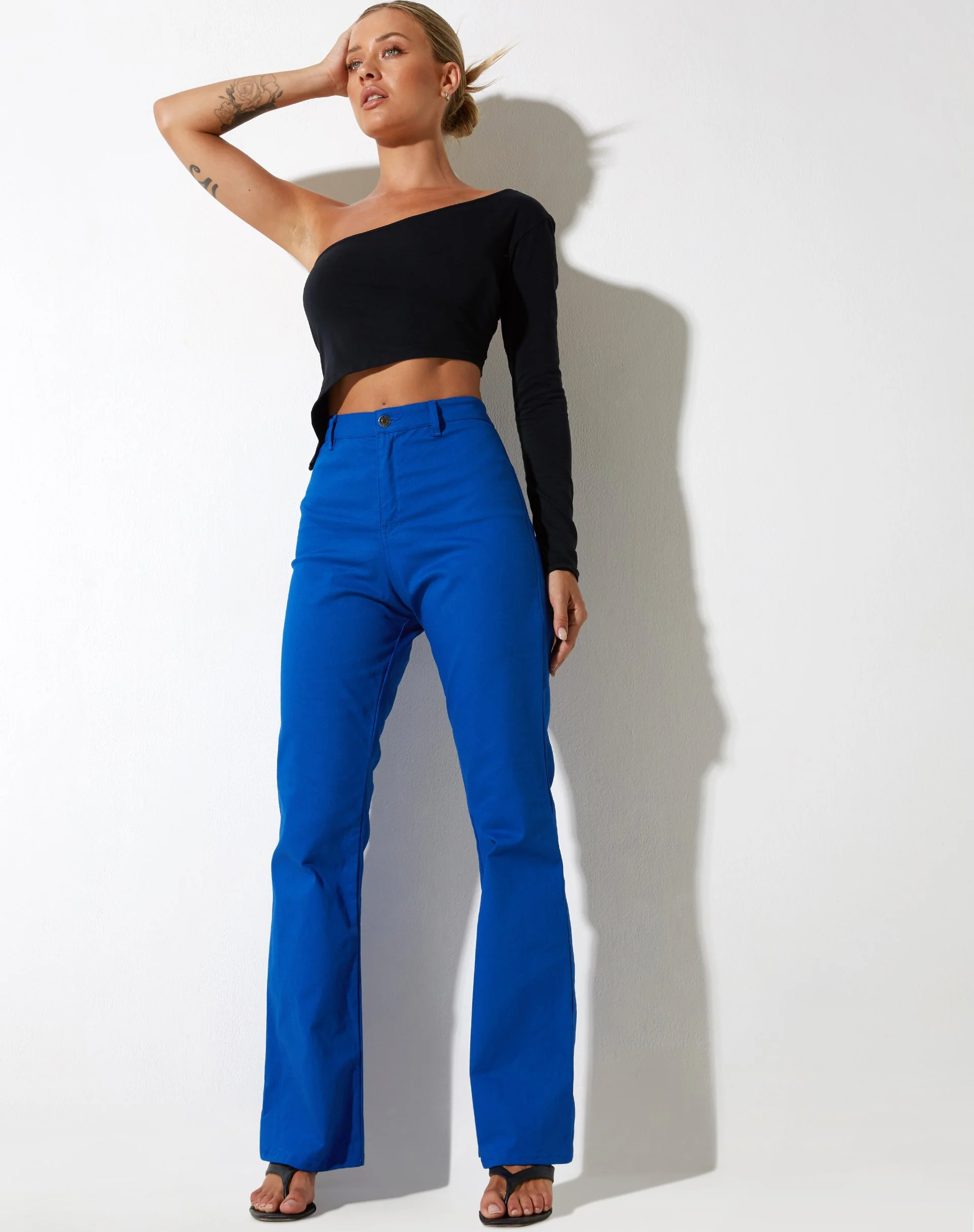 Zoven Flare Trouser in Twill Cobalt Blue - Image 4
